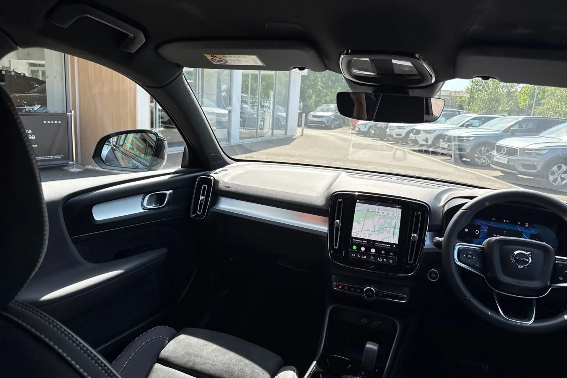 Volvo XC40 thumbnail image number 32