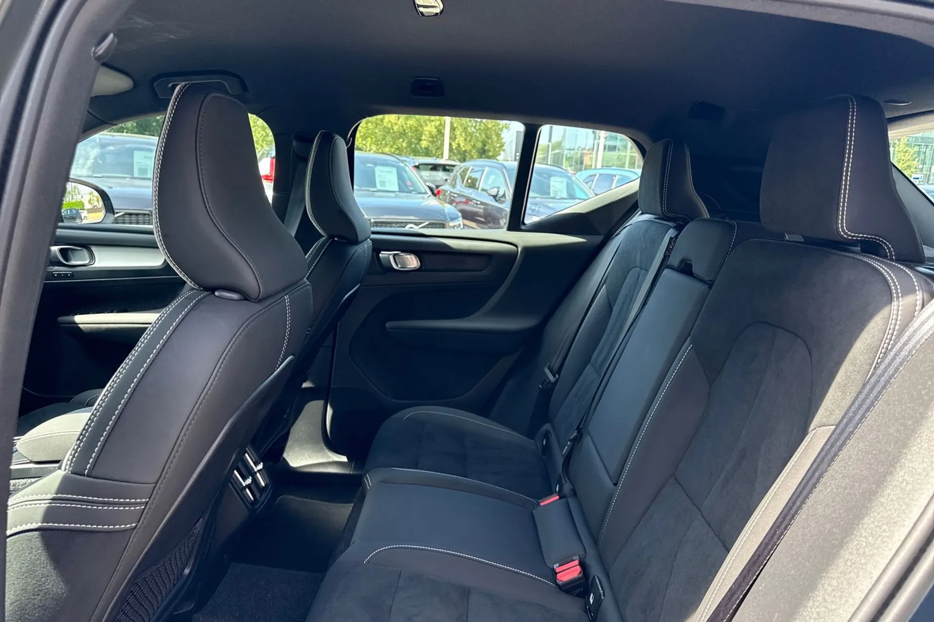 Volvo XC40 thumbnail image number 31
