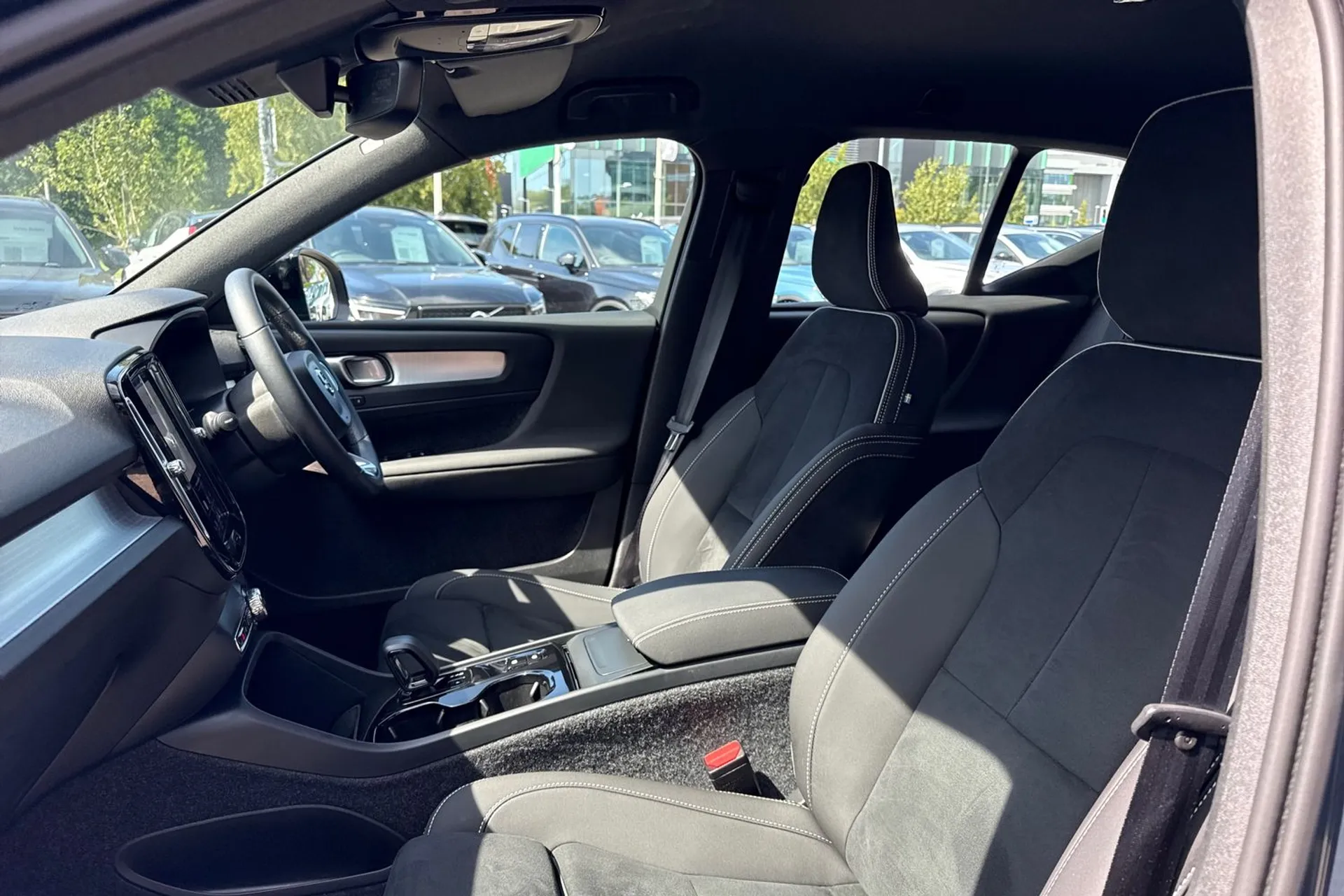 Volvo XC40 thumbnail image number 28