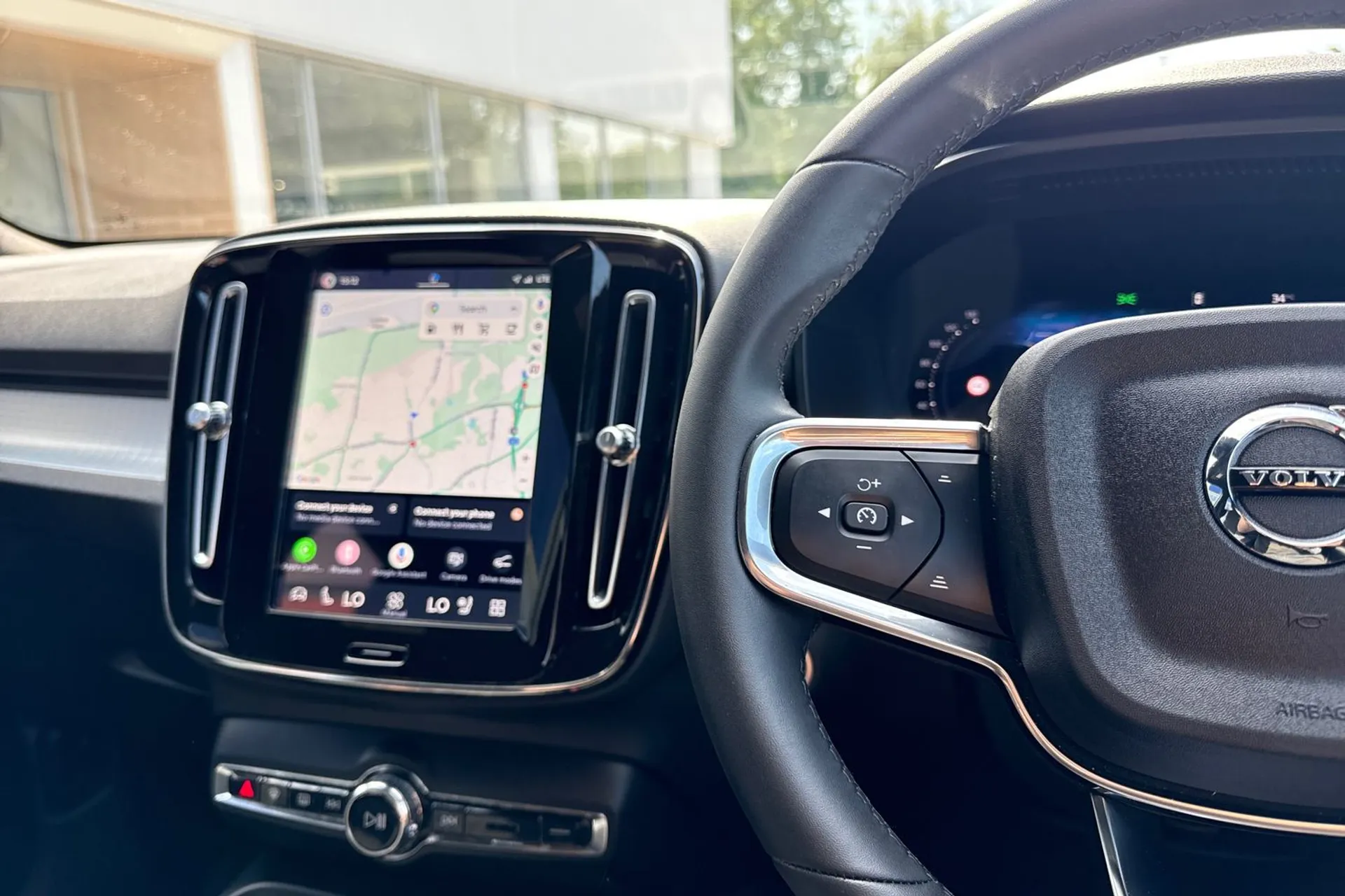 Volvo XC40 thumbnail image number 36