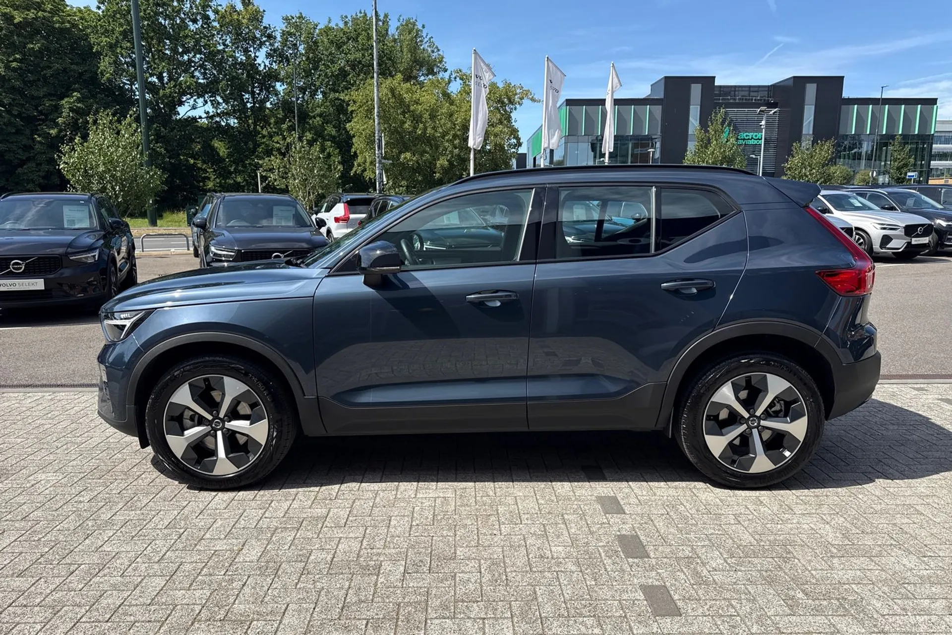 Volvo XC40 thumbnail image number 11