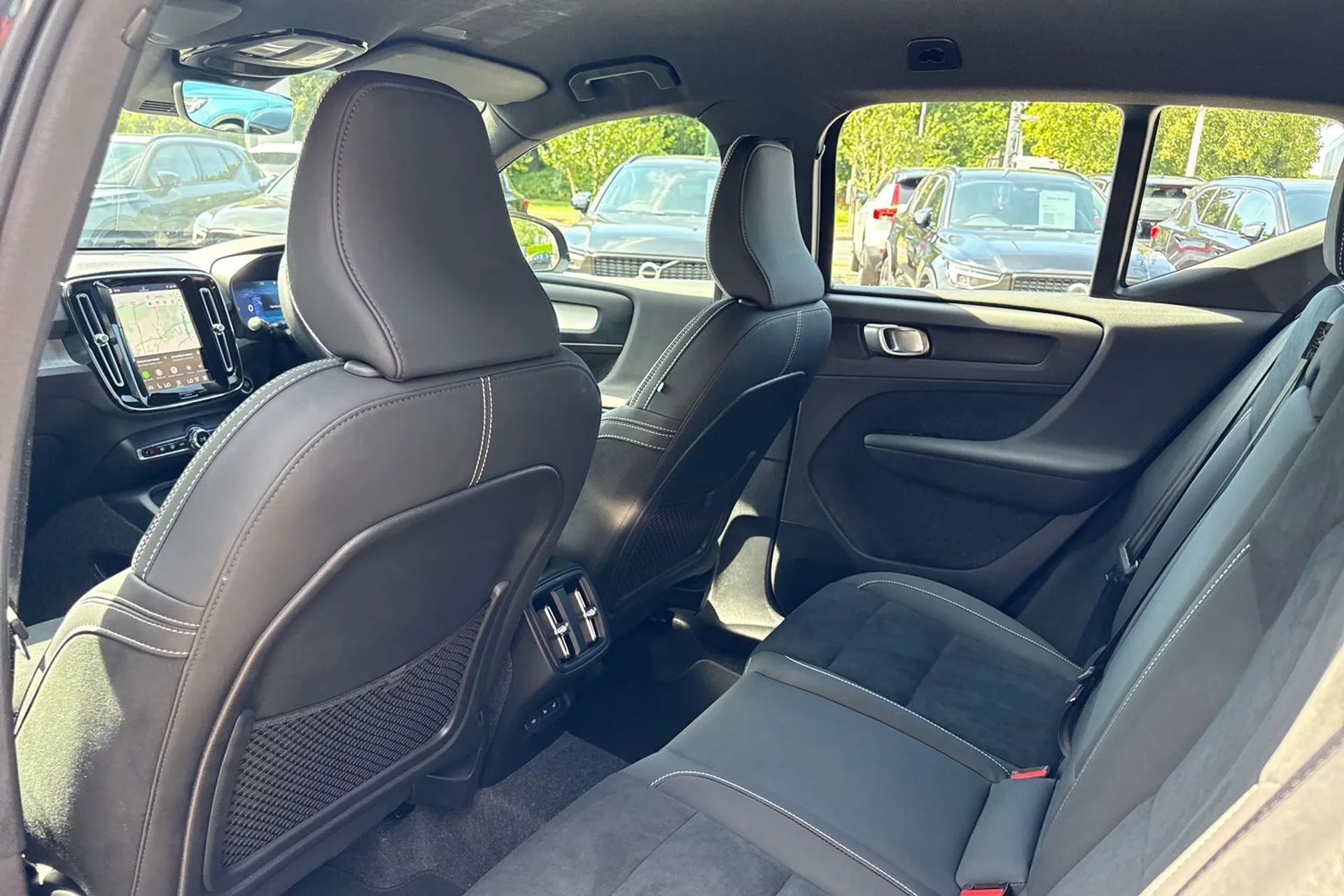 Volvo XC40 thumbnail image number 30