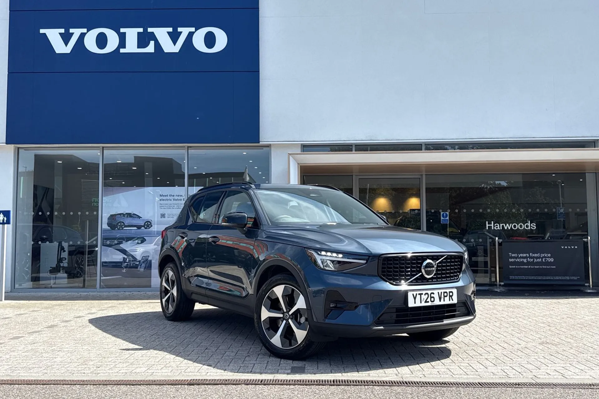 Volvo XC40 focused image