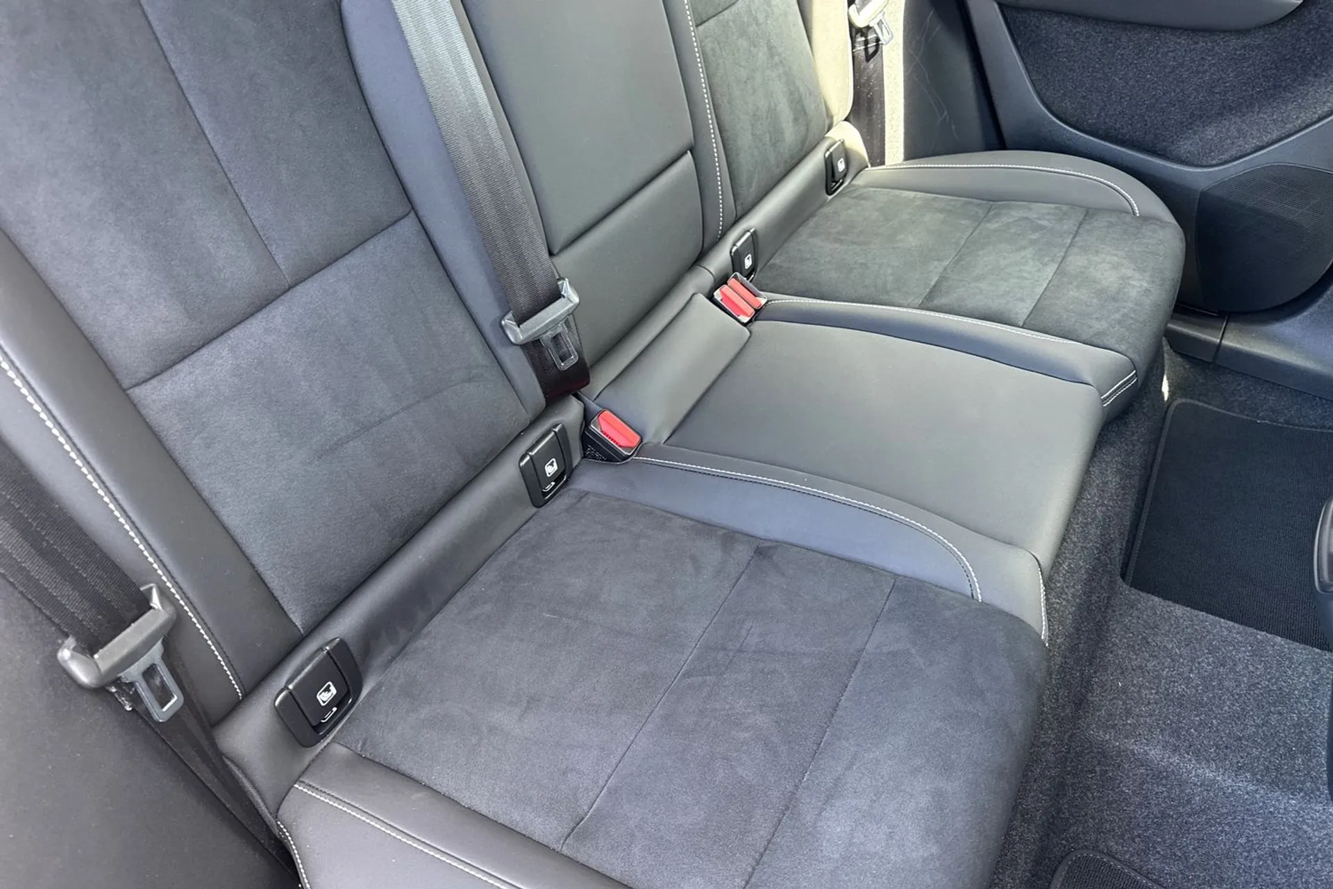 Volvo XC40 thumbnail image number 25