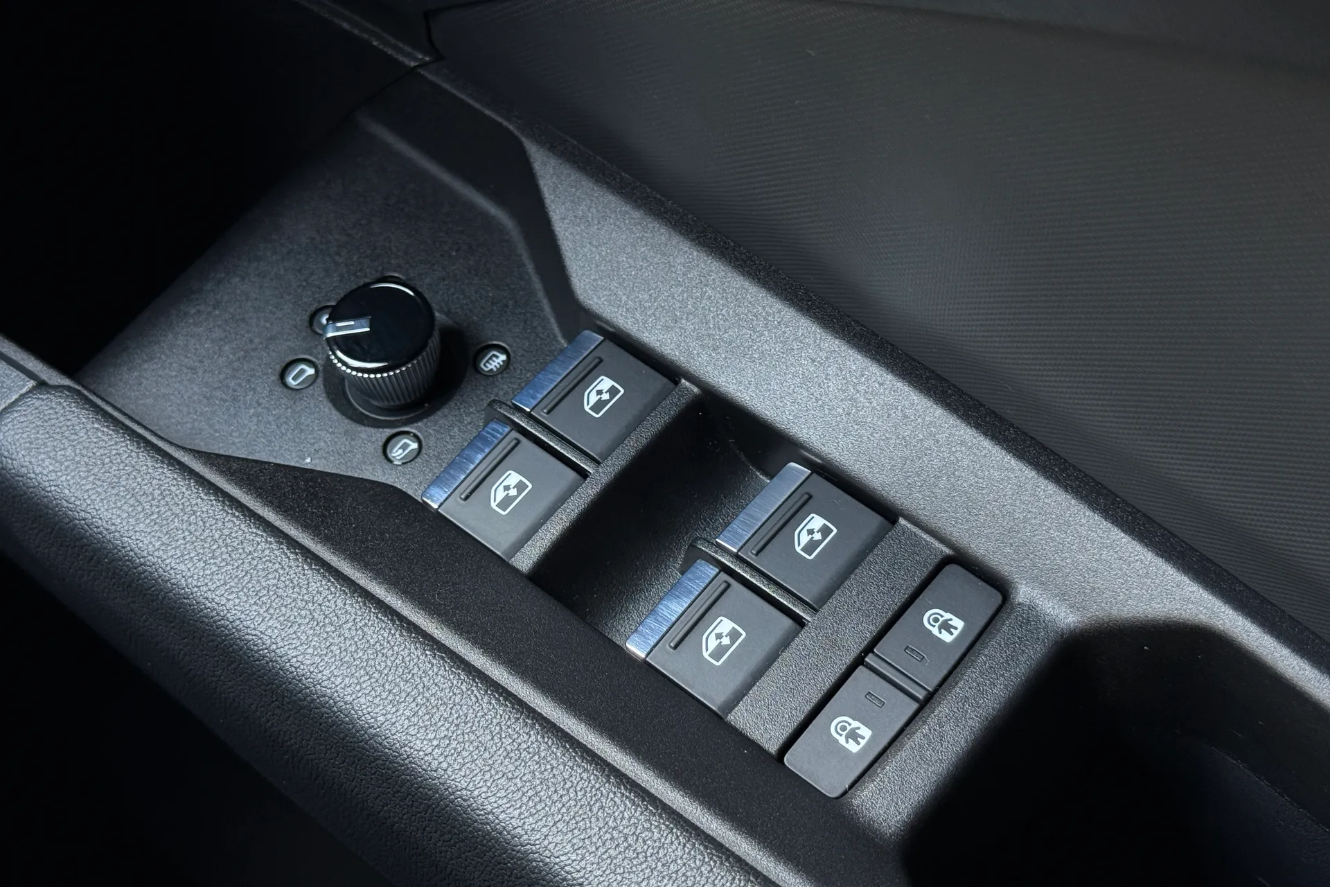 Audi Q4 thumbnail image number 28