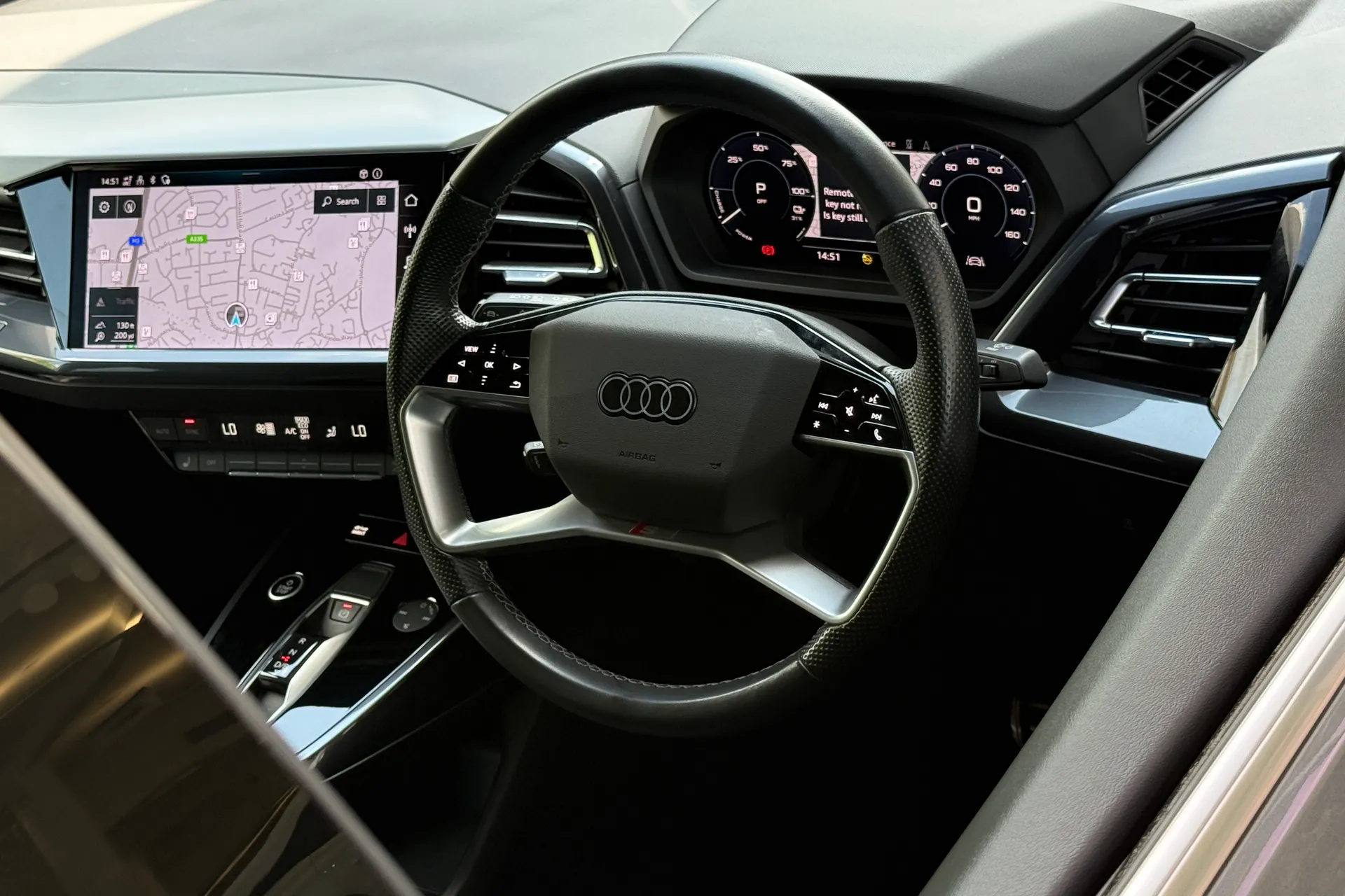 Audi Q4 thumbnail image number 31