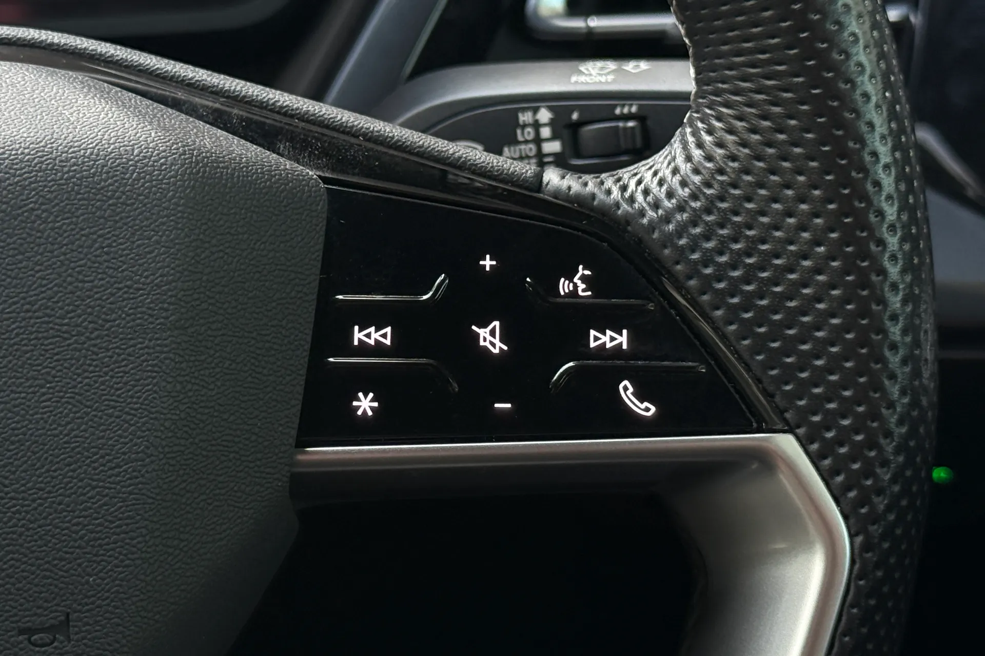 Audi Q4 thumbnail image number 10