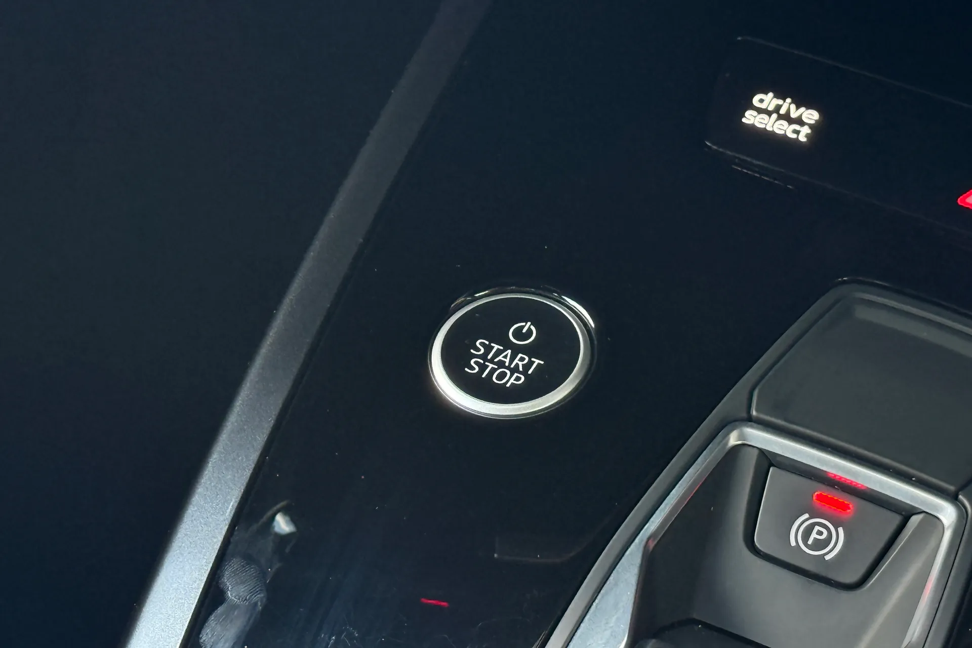 Audi Q4 thumbnail image number 21