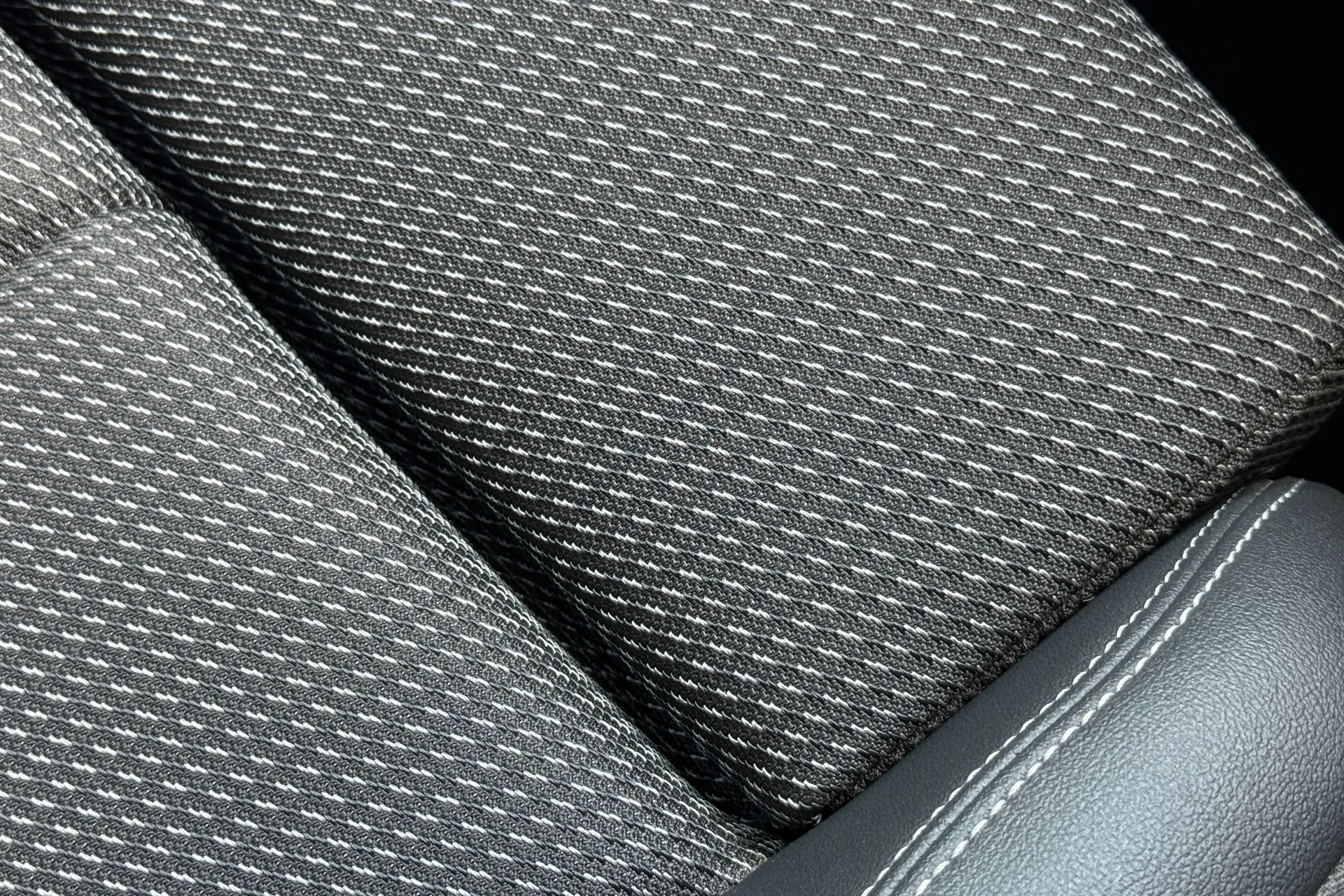 Audi Q4 thumbnail image number 25