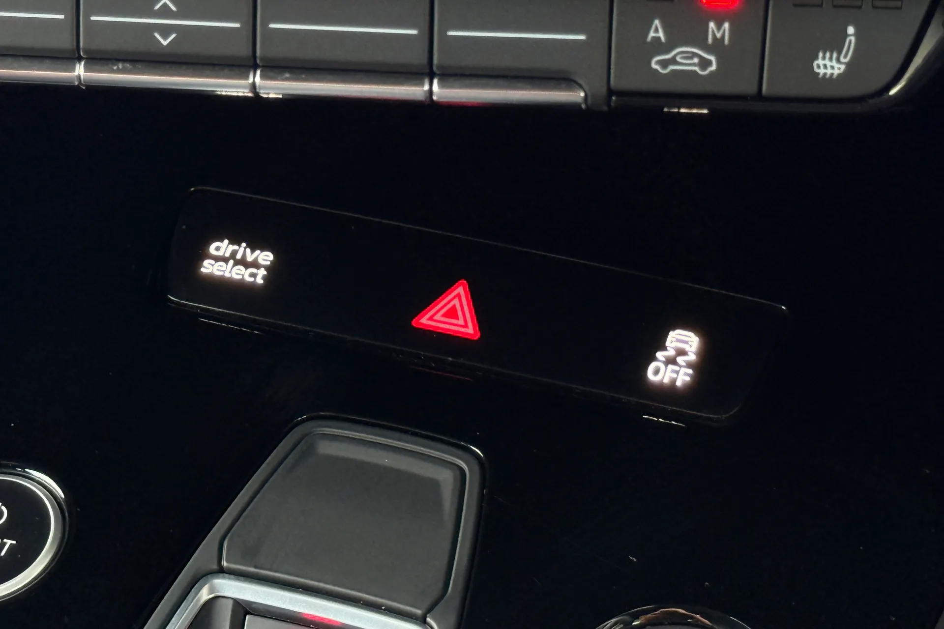 Audi Q4 thumbnail image number 22