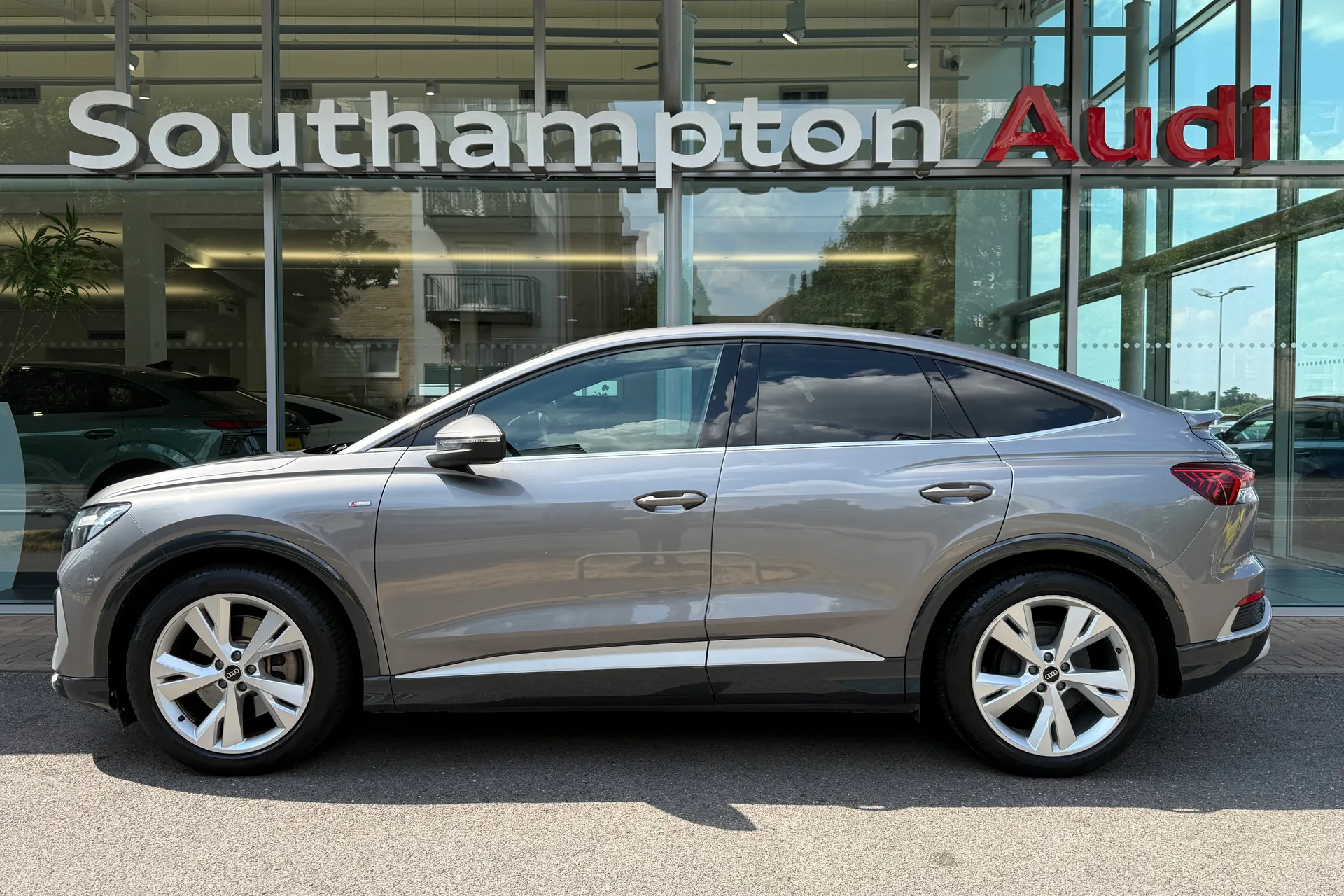 Audi Q4 thumbnail image number 47