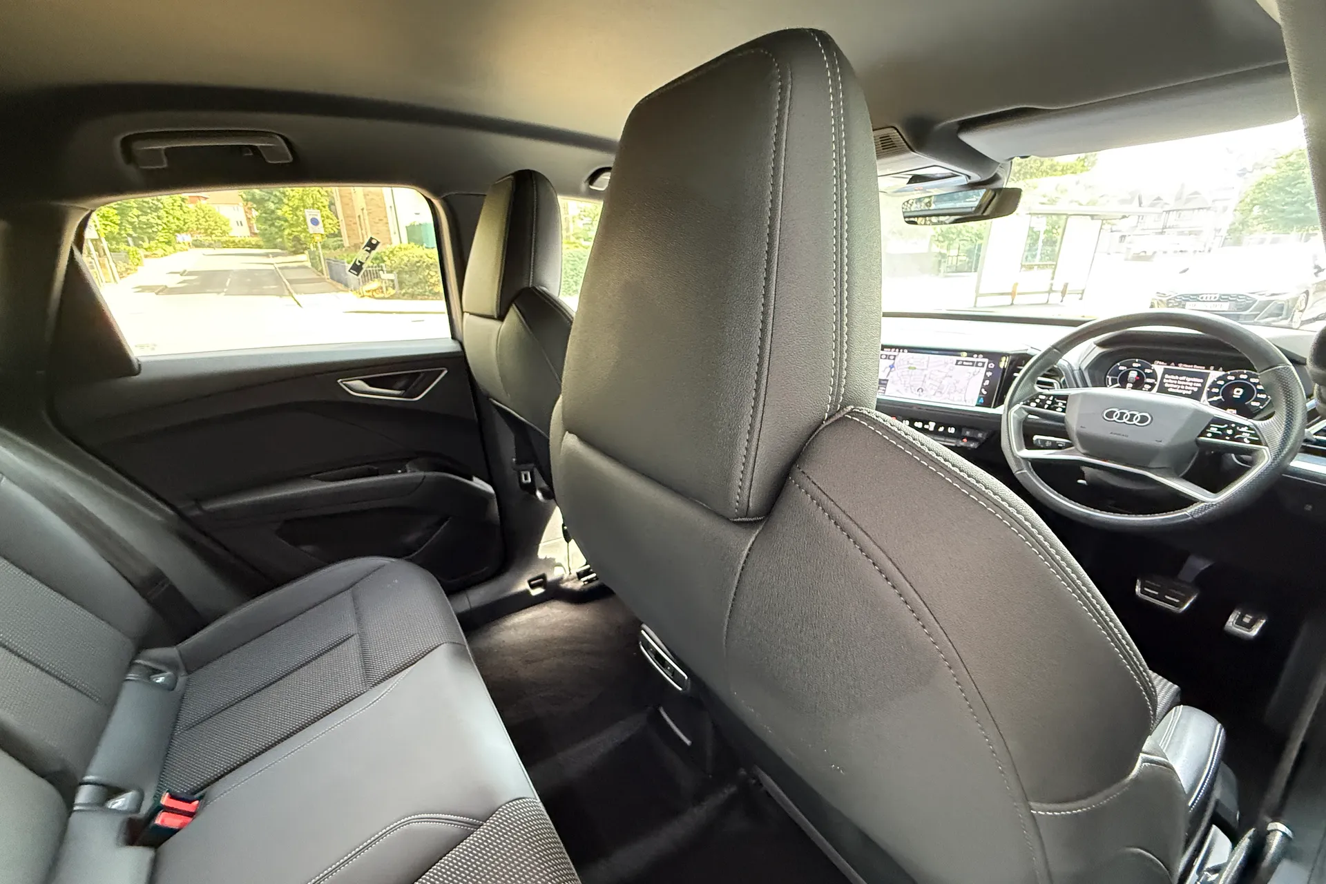 Audi Q4 thumbnail image number 36