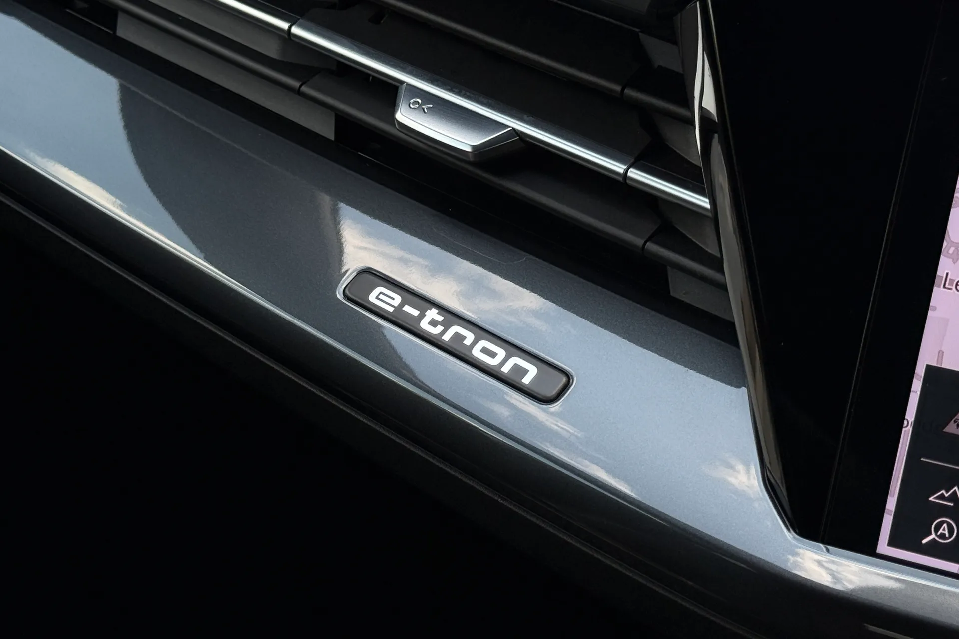Audi Q4 thumbnail image number 18
