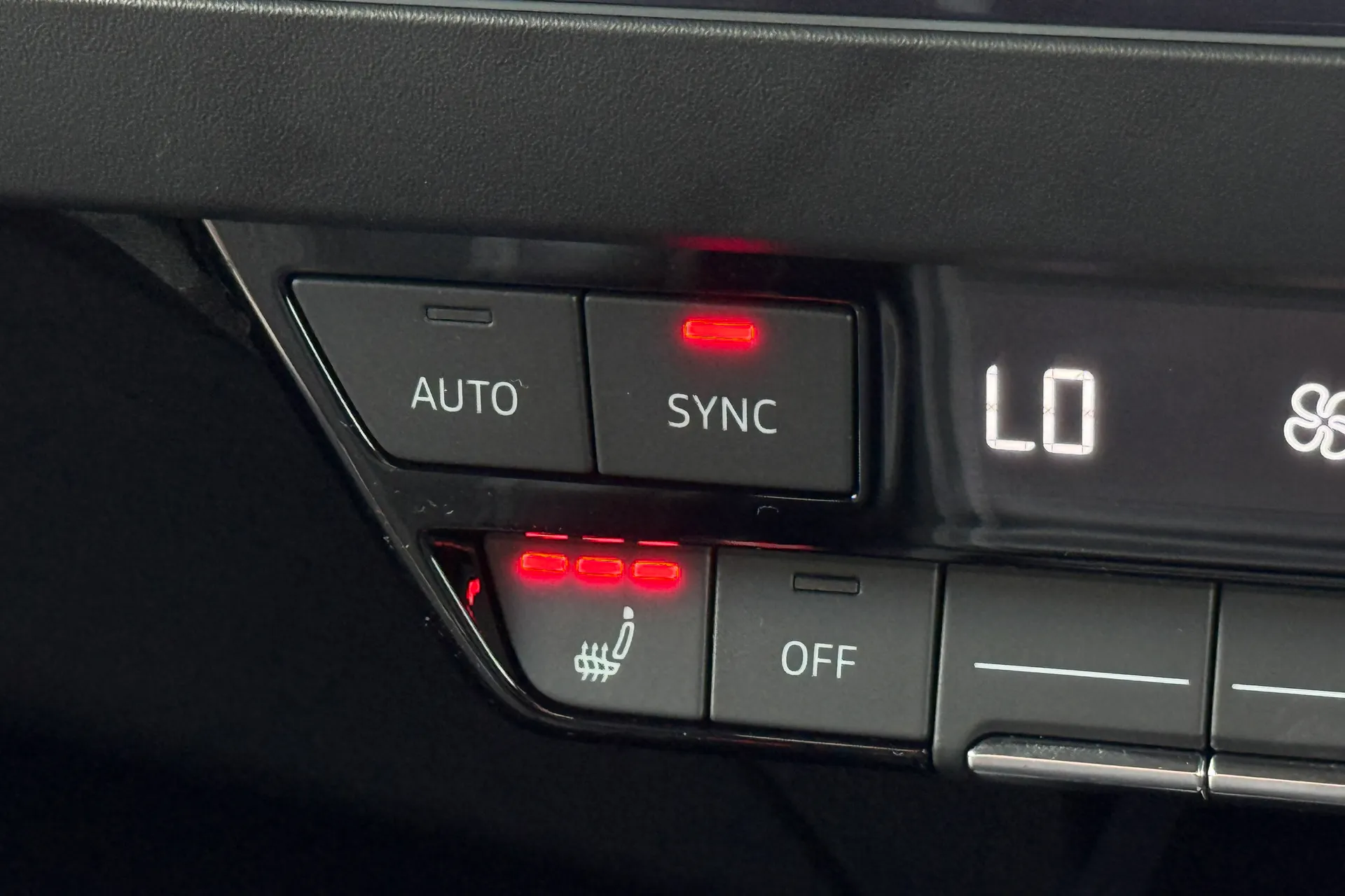 Audi Q4 thumbnail image number 23