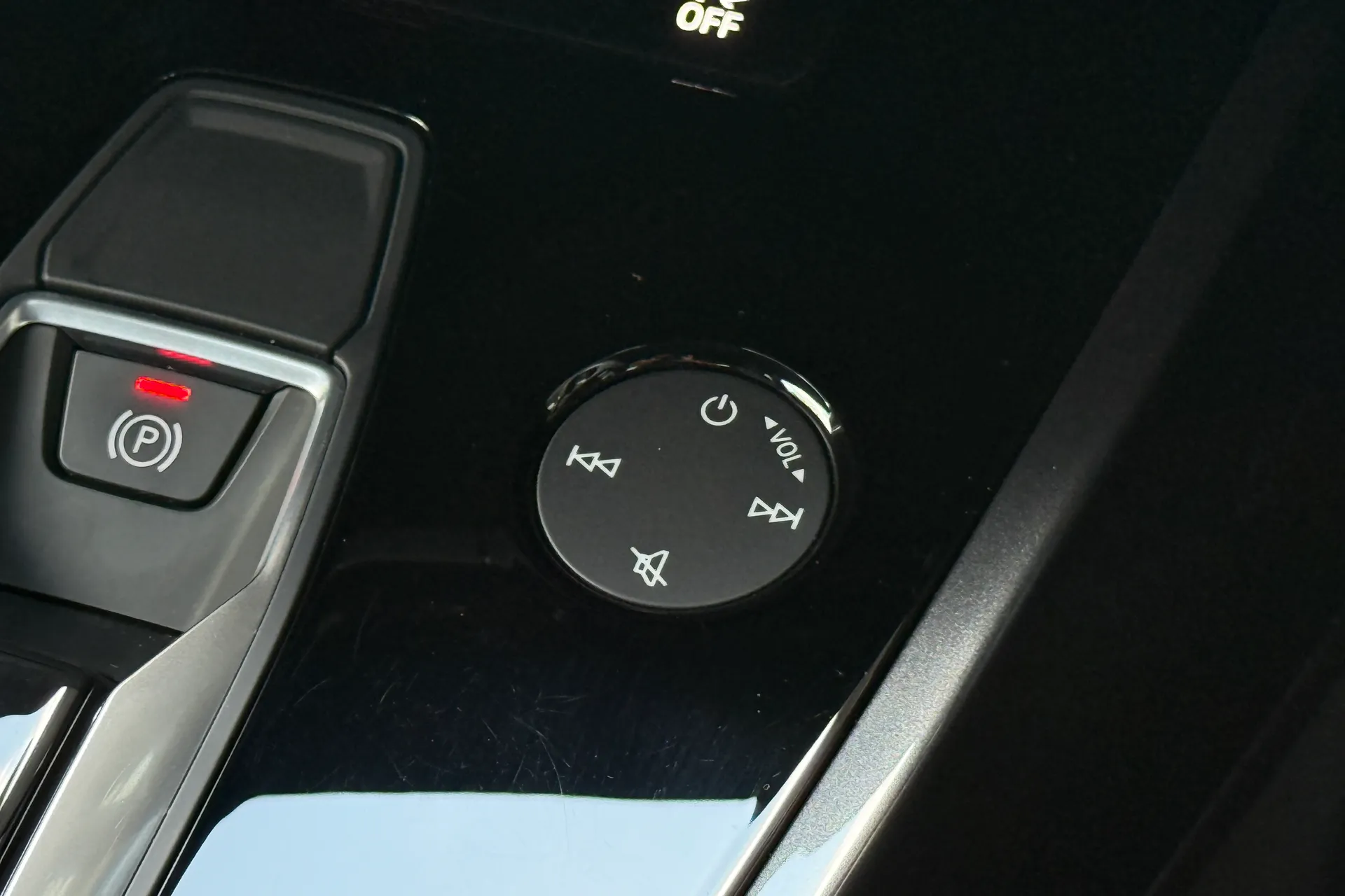 Audi Q4 thumbnail image number 20