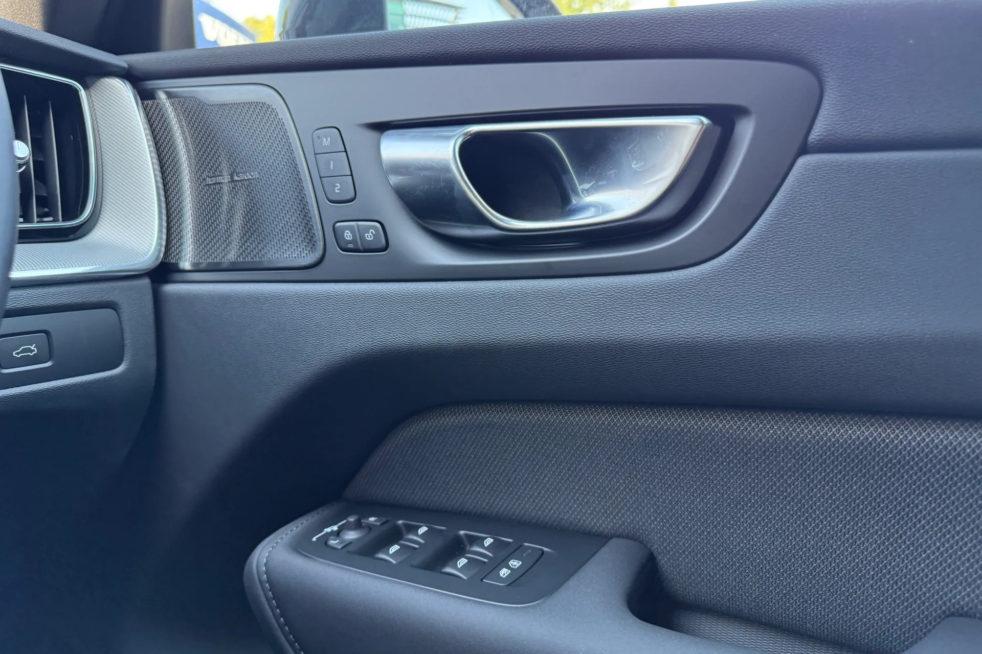 Volvo XC60 thumbnail image number 43