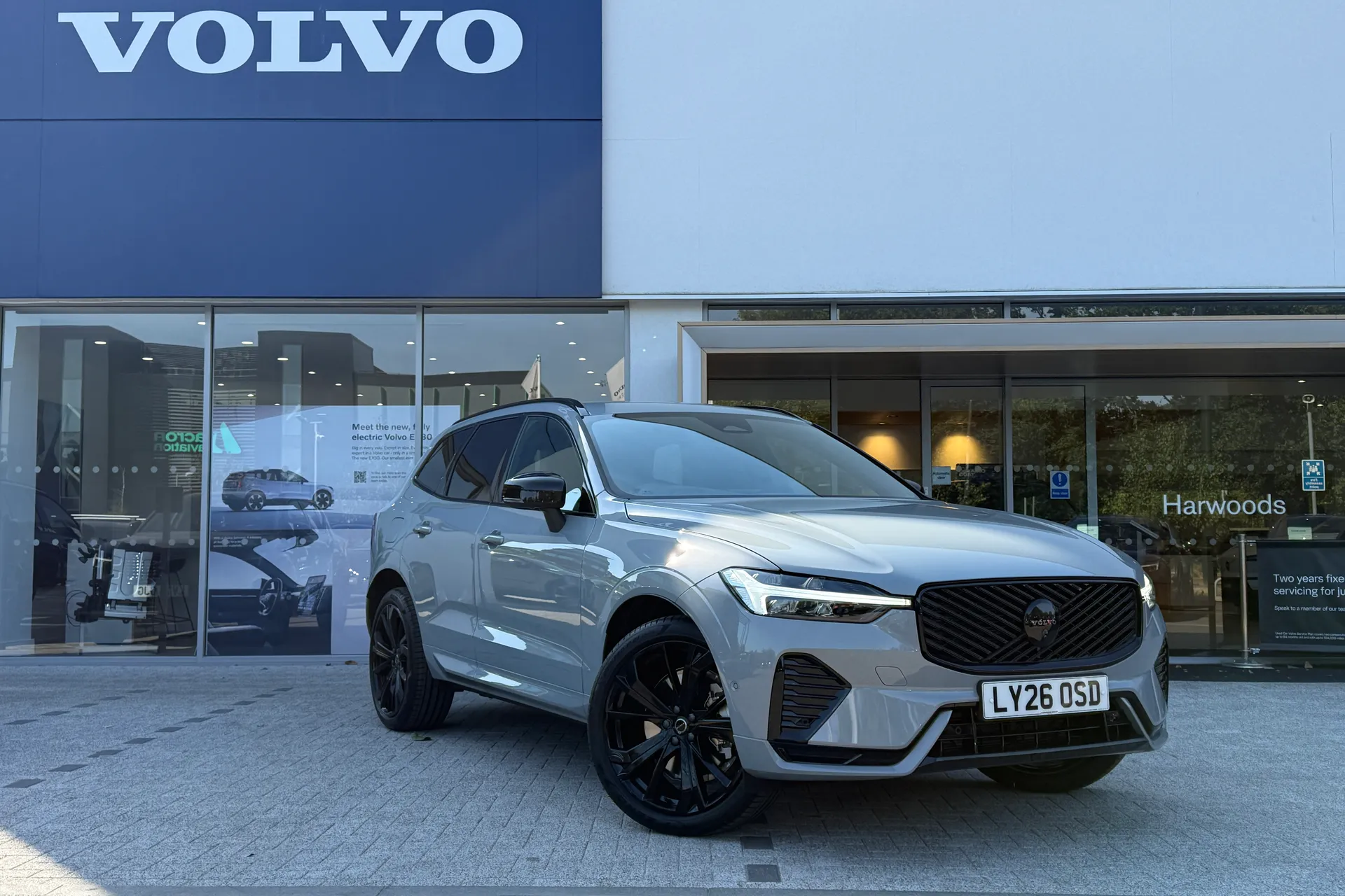 Volvo XC60 focused image