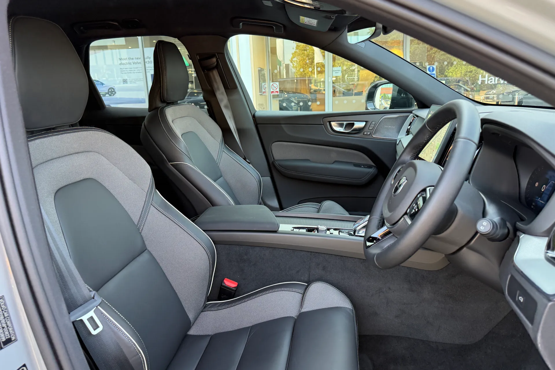Volvo XC60 thumbnail image number 28