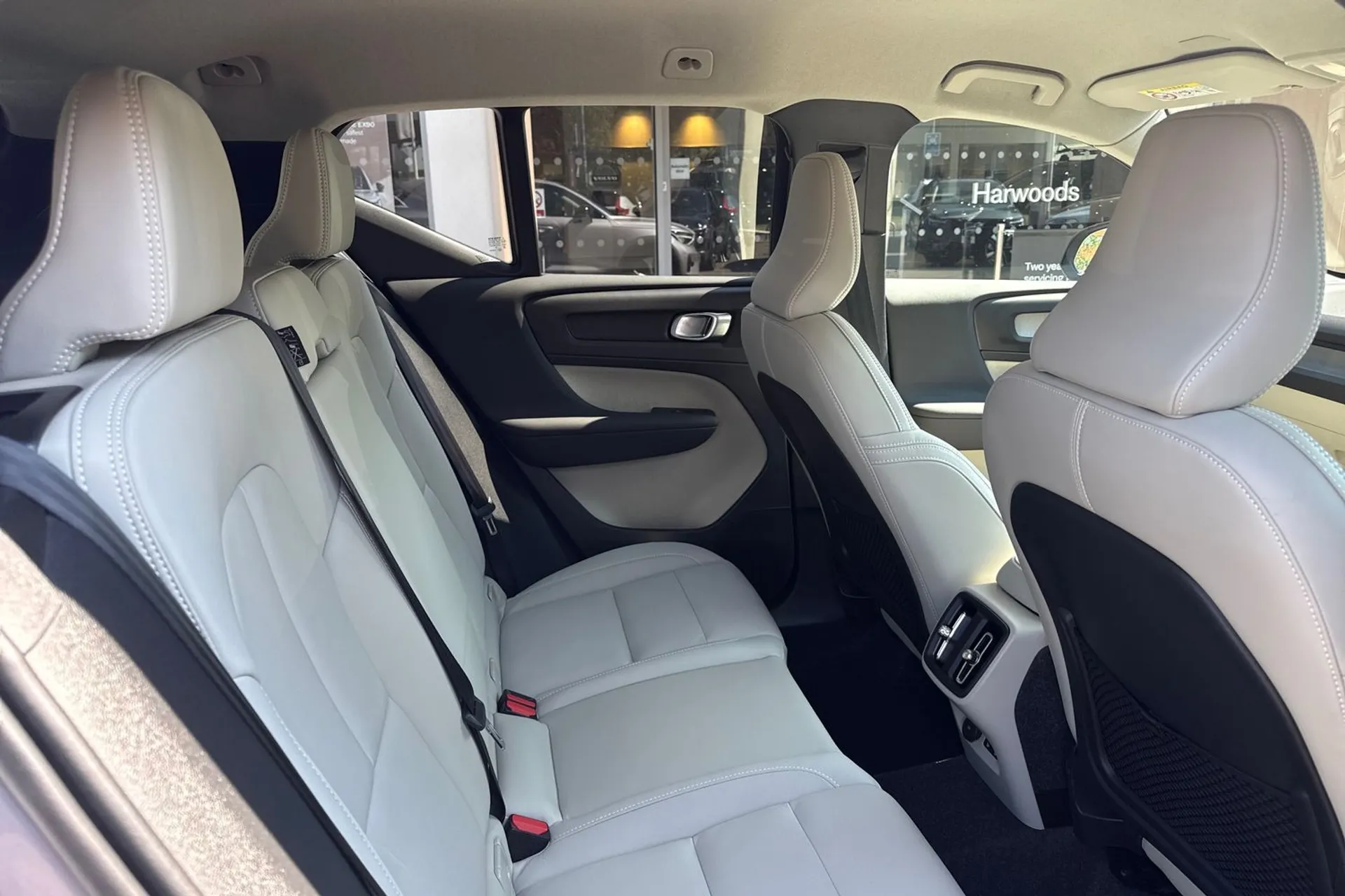 Volvo XC40 thumbnail image number 23