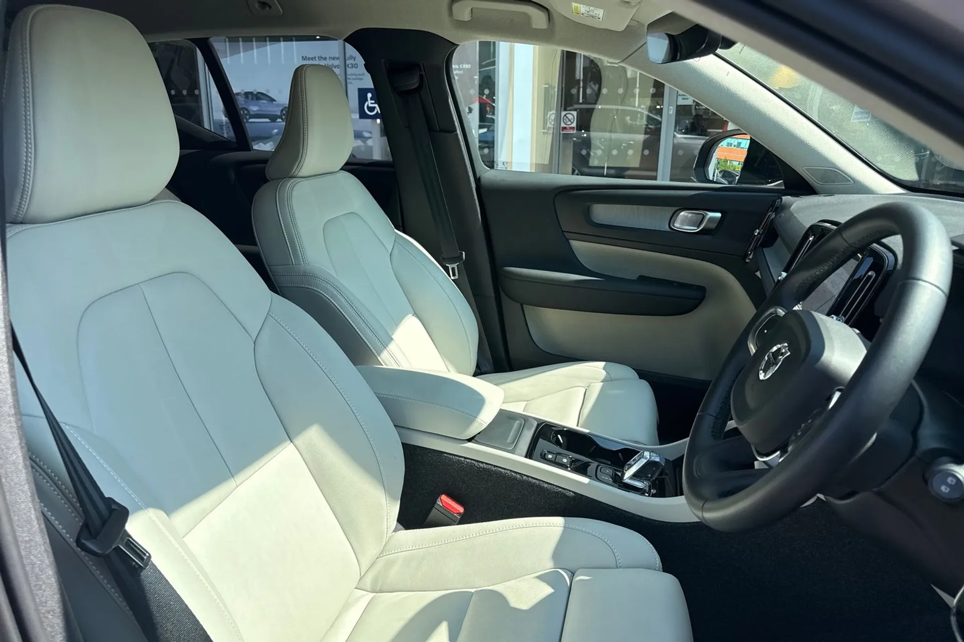 Volvo XC40 thumbnail image number 26