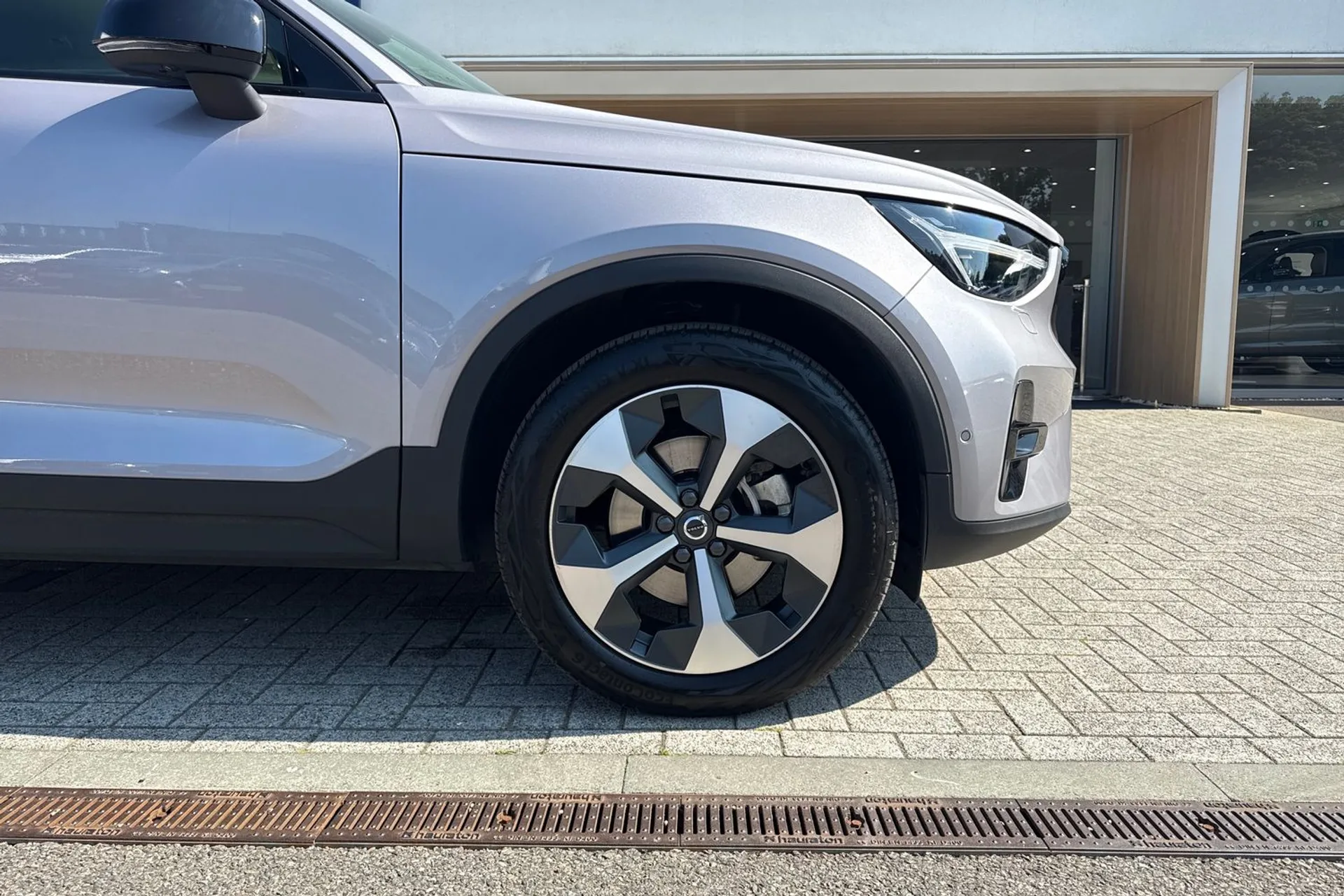 Volvo XC40 thumbnail image number 14