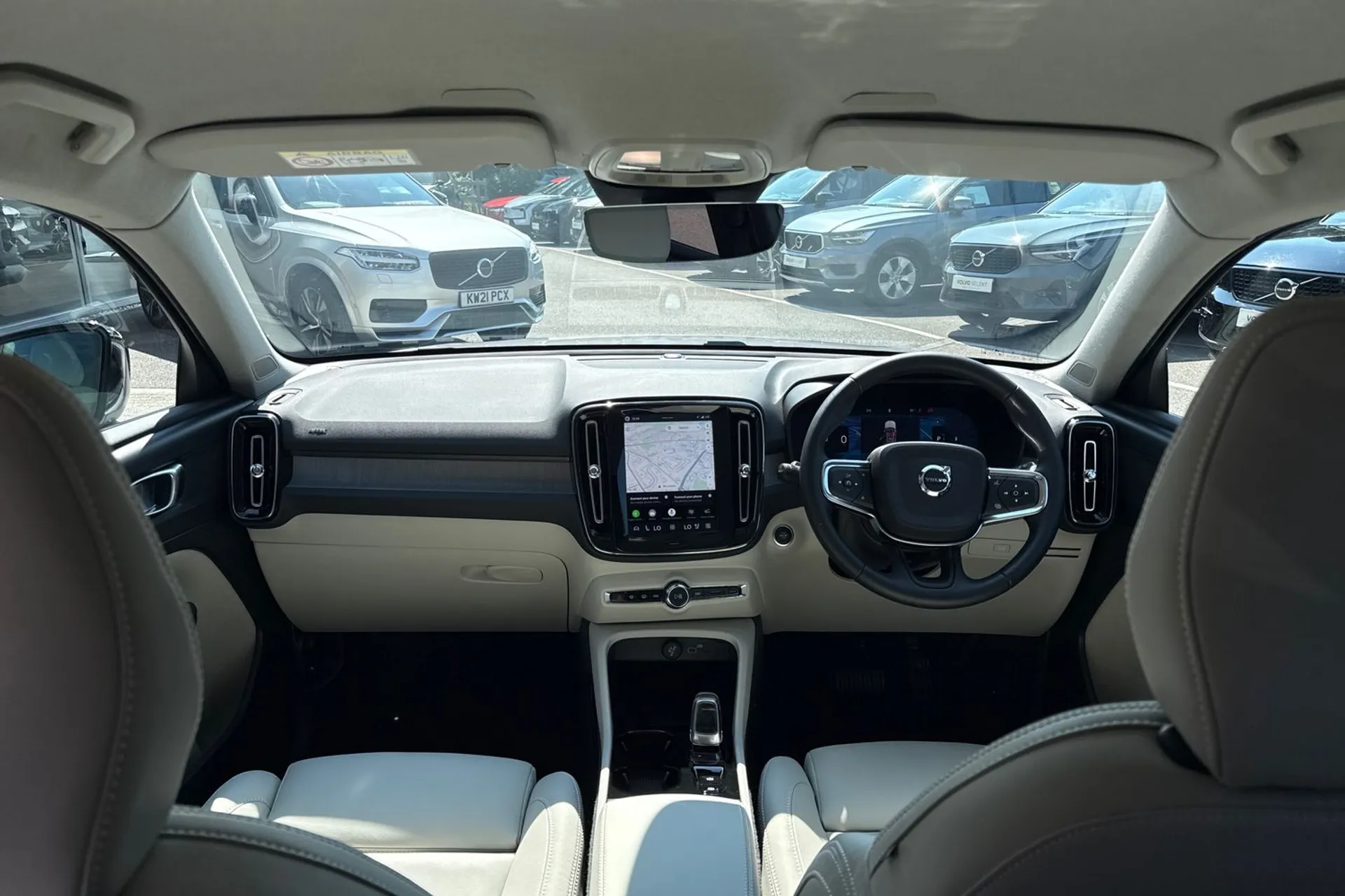 Volvo XC40 thumbnail image number 3