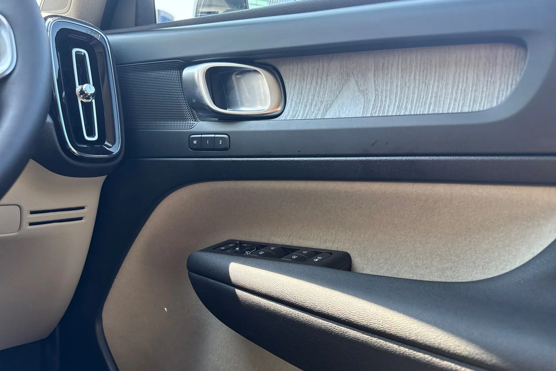 Volvo XC40 thumbnail image number 42