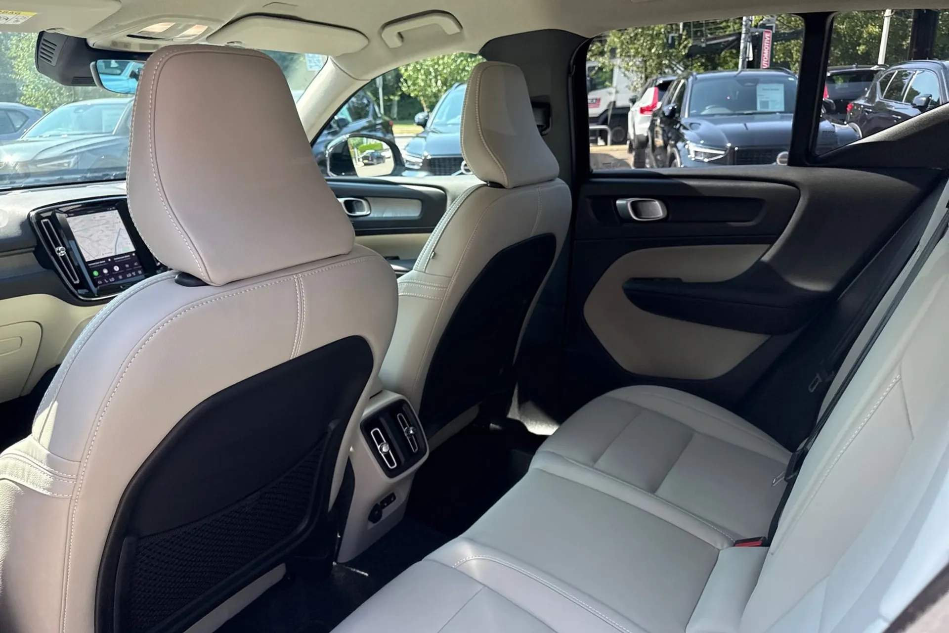 Volvo XC40 thumbnail image number 31