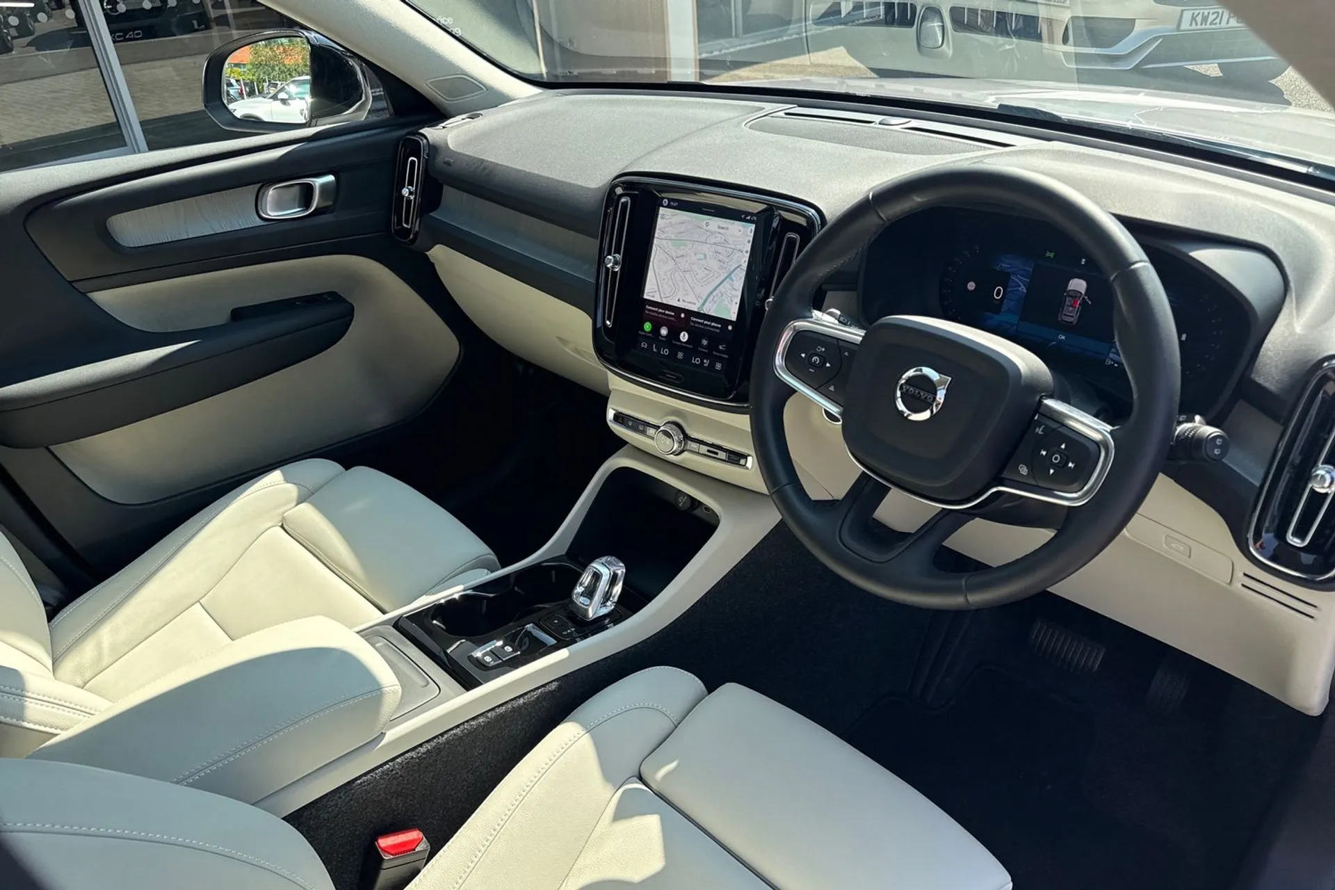 Volvo XC40 thumbnail image number 6