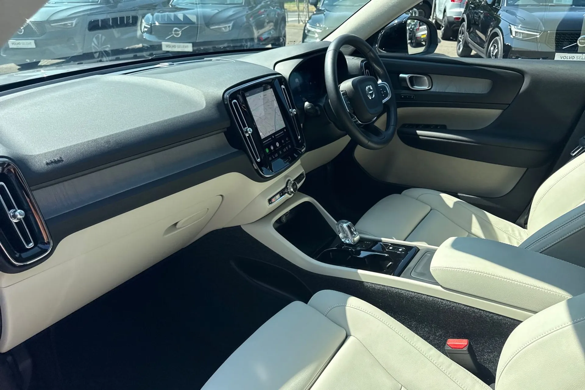 Volvo XC40 thumbnail image number 27