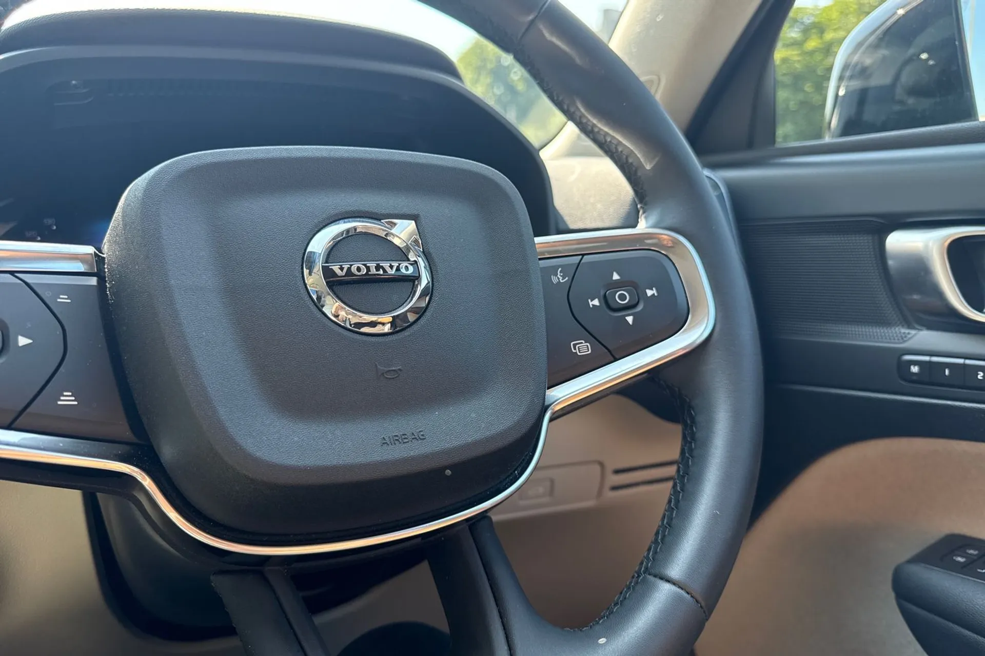 Volvo XC40 thumbnail image number 37