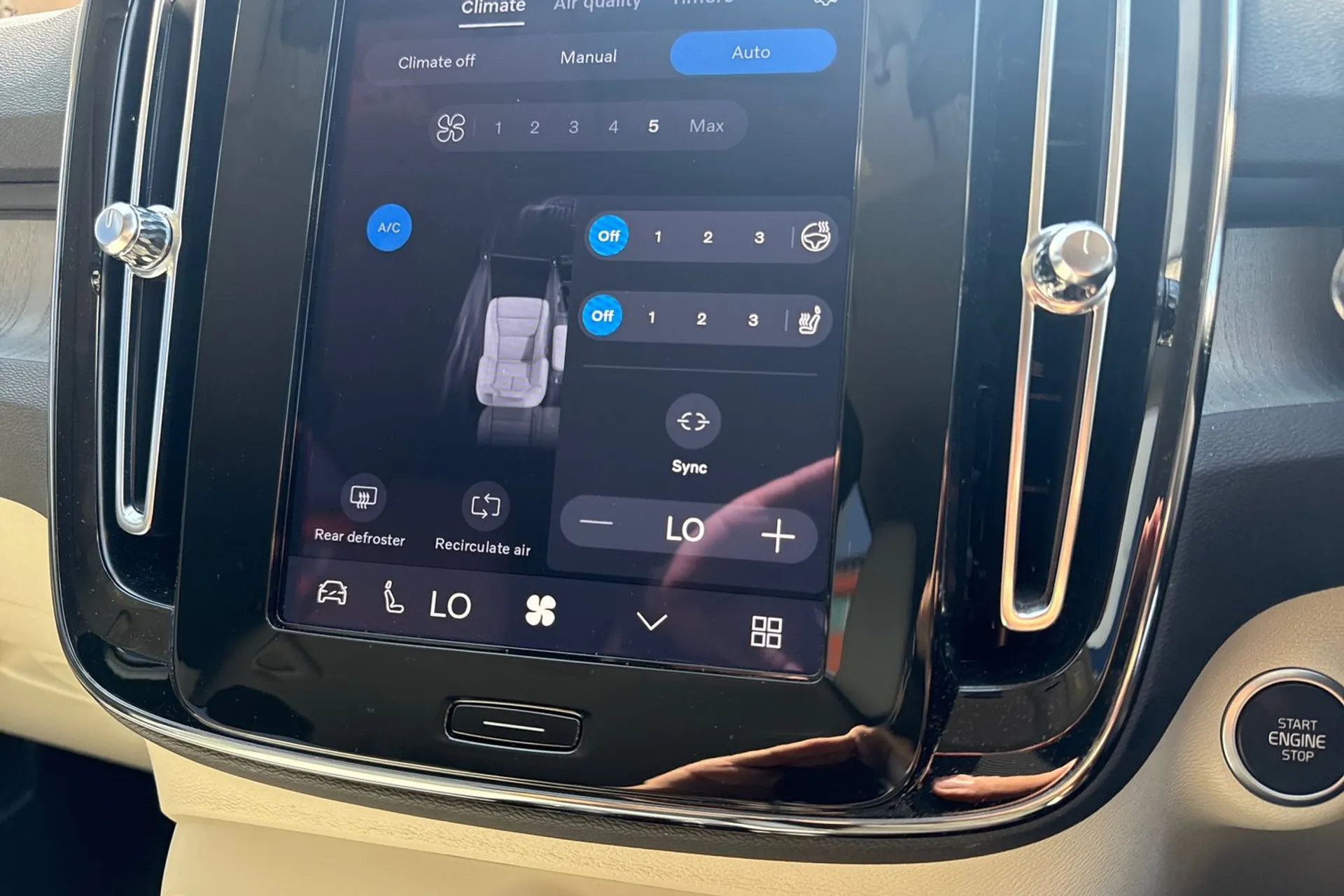 Volvo XC40 thumbnail image number 40