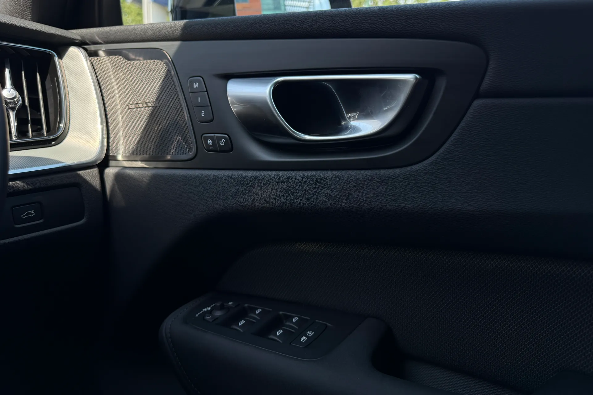 Volvo XC60 thumbnail image number 43