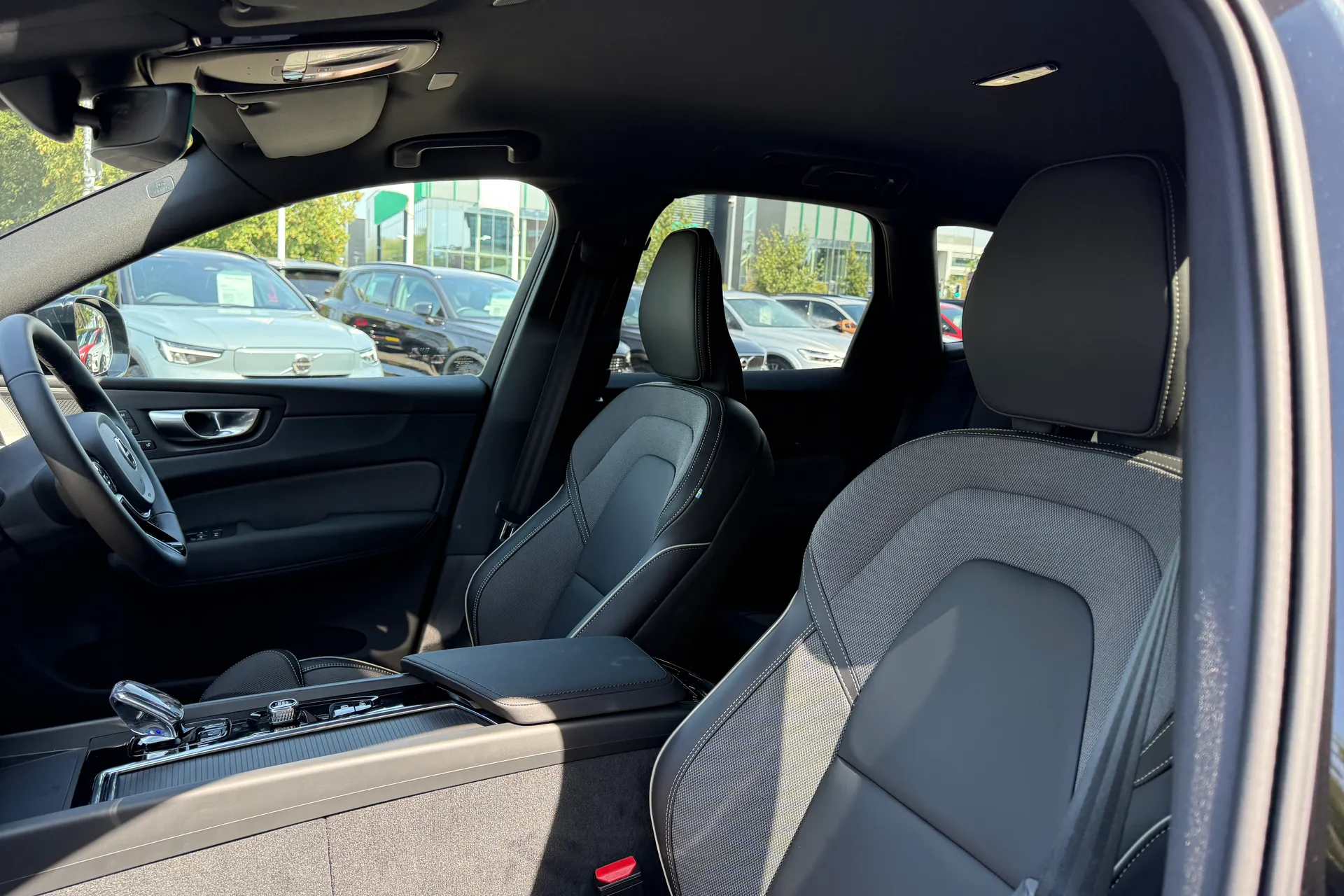 Volvo XC60 thumbnail image number 30