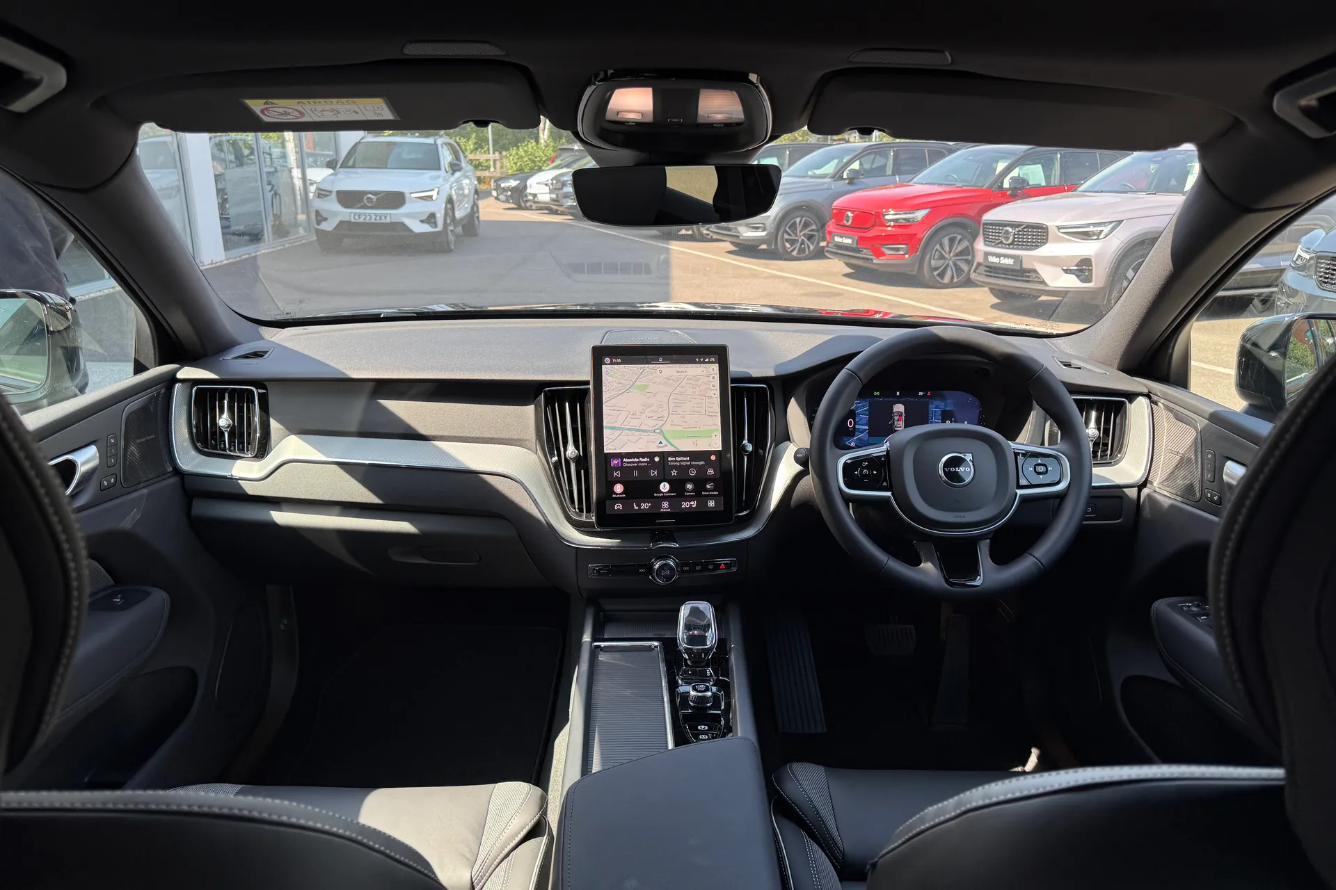 Volvo XC60 thumbnail image number 3