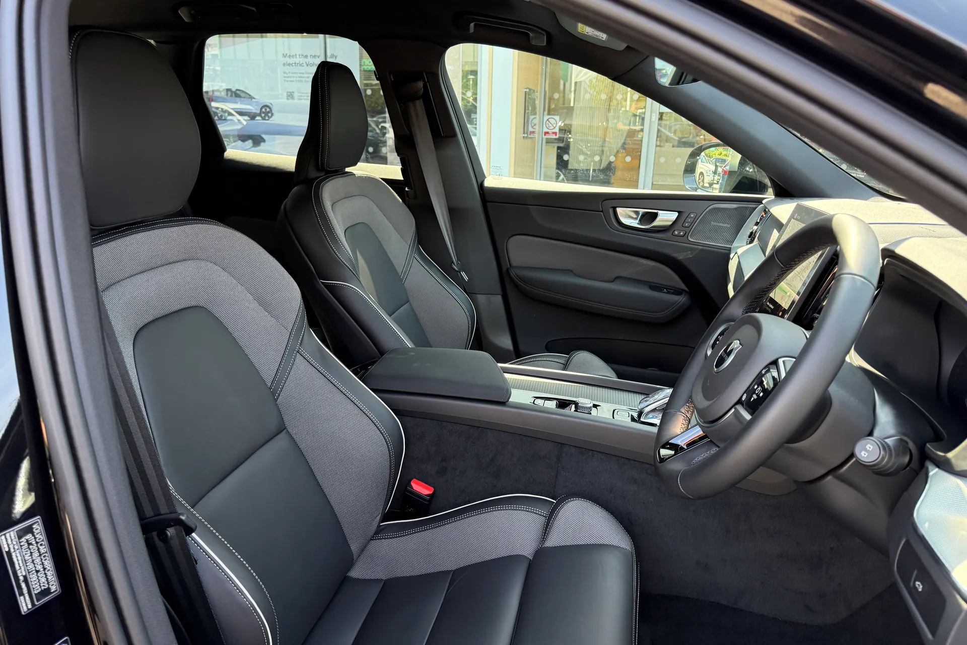 Volvo XC60 thumbnail image number 28