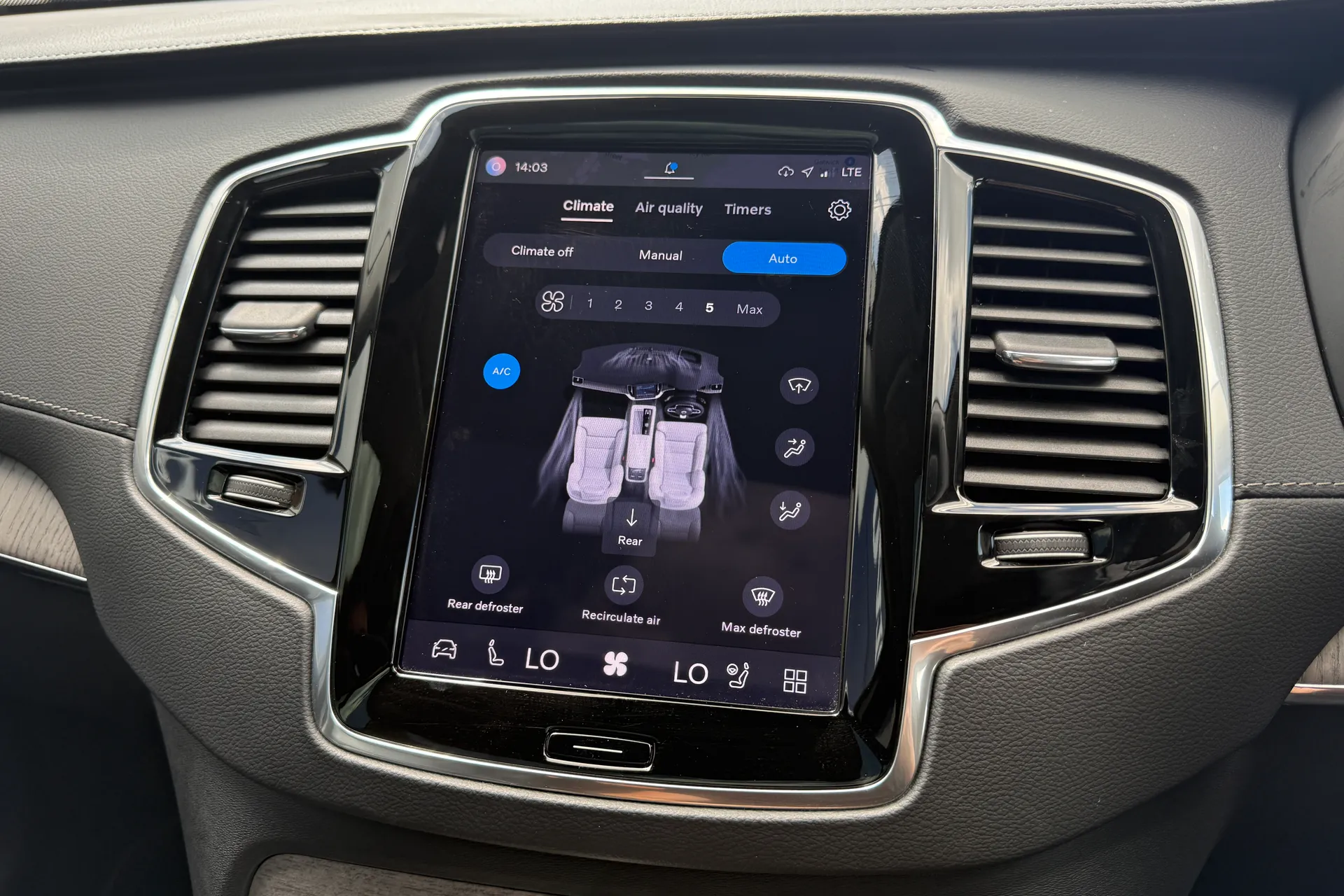 Volvo XC90 thumbnail image number 42