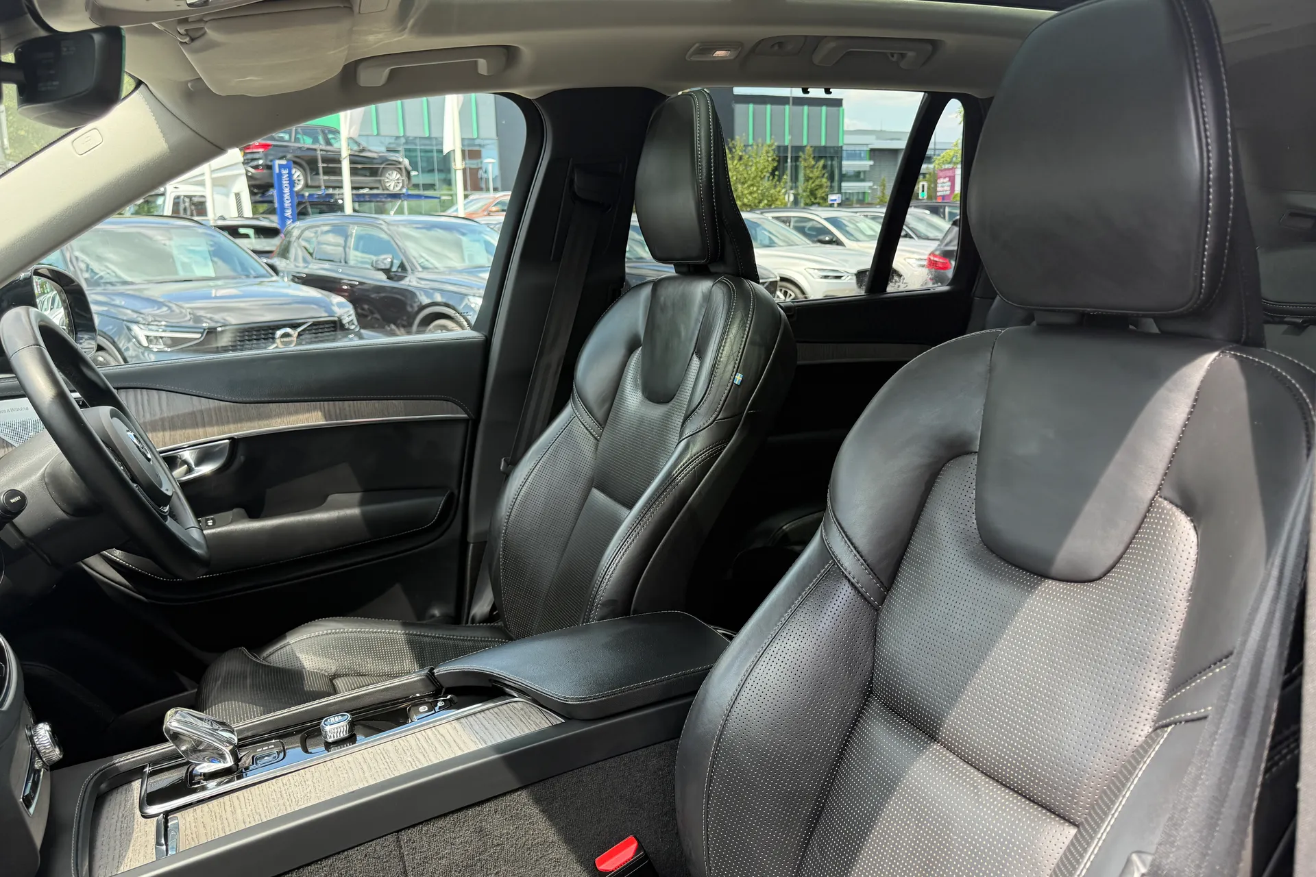 Volvo XC90 thumbnail image number 31