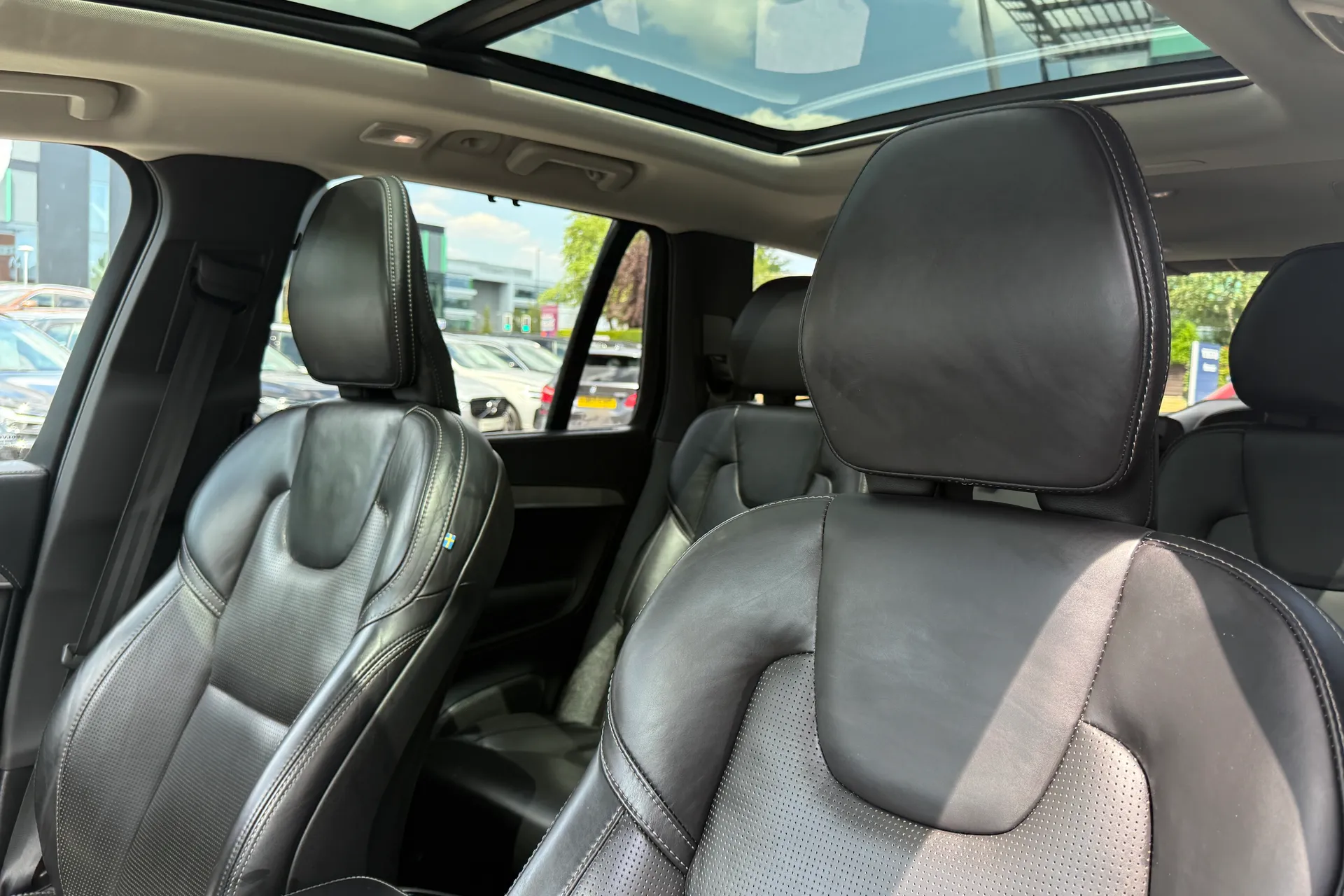 Volvo XC90 thumbnail image number 32
