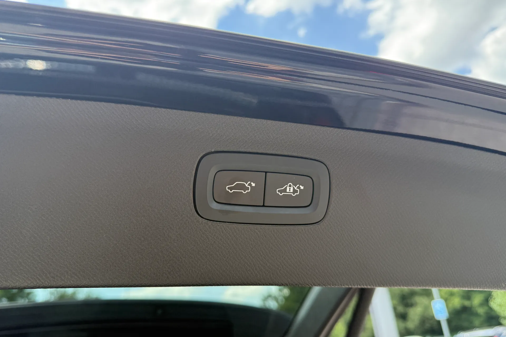 Volvo XC90 thumbnail image number 24