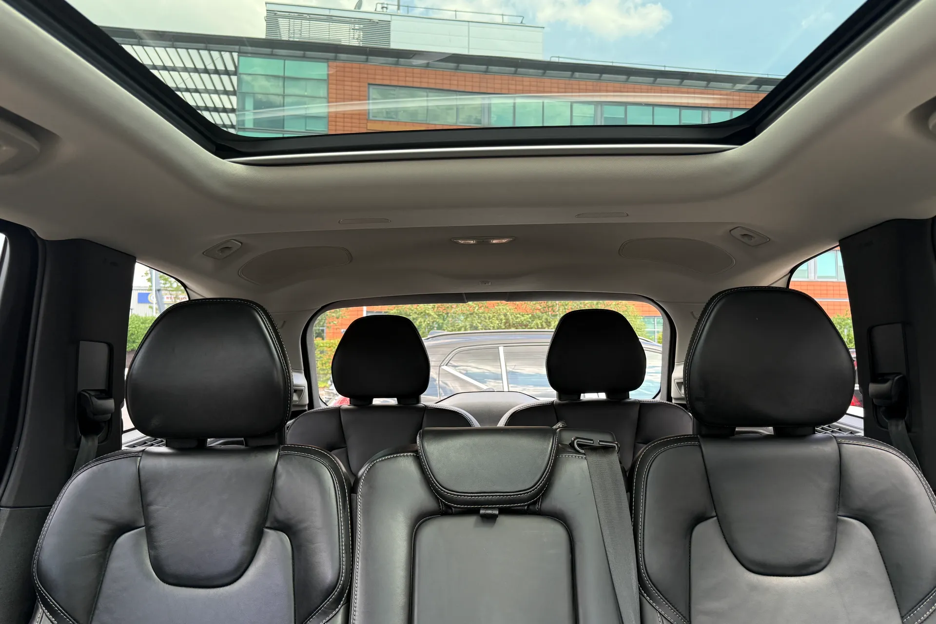 Volvo XC90 thumbnail image number 8