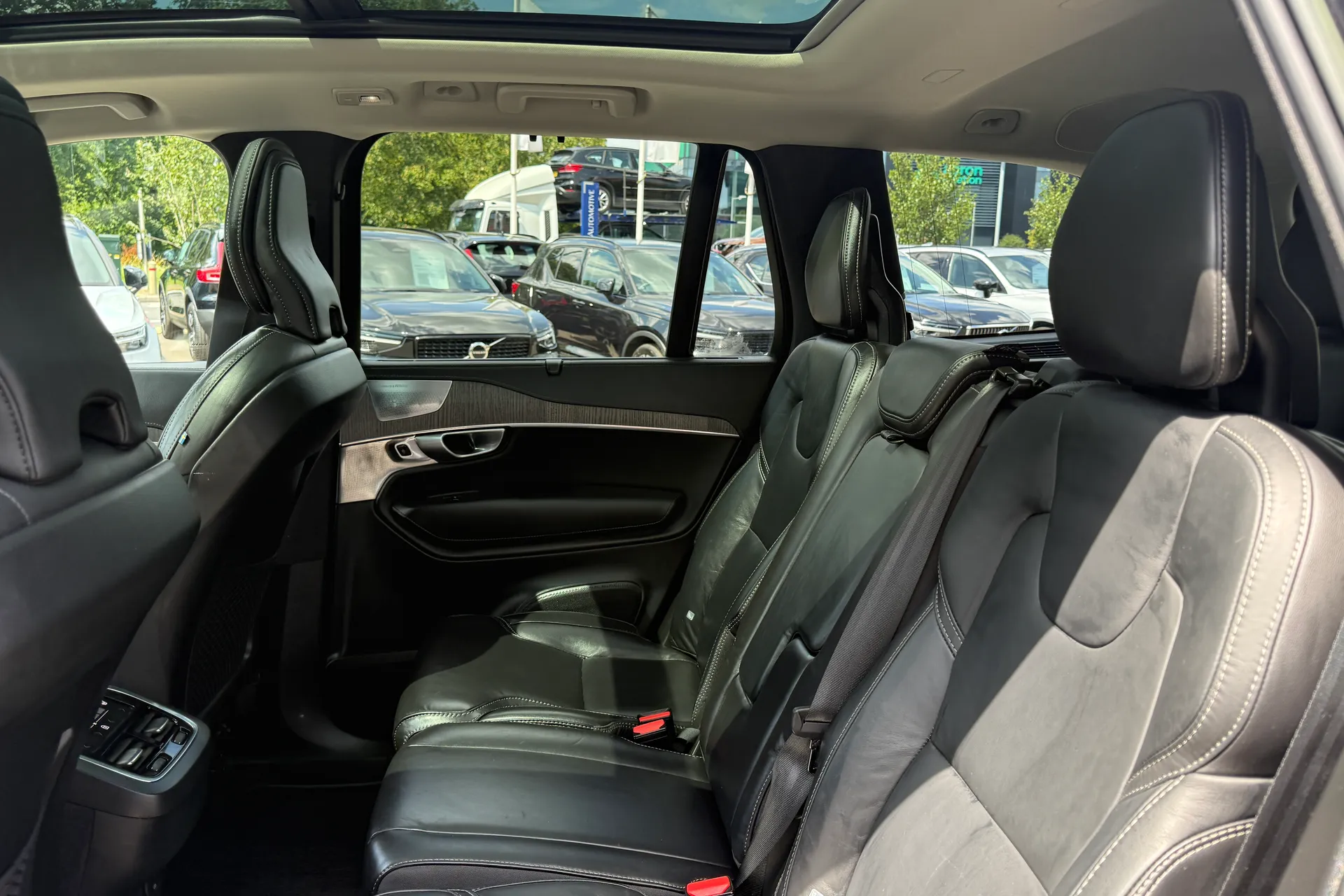 Volvo XC90 thumbnail image number 34