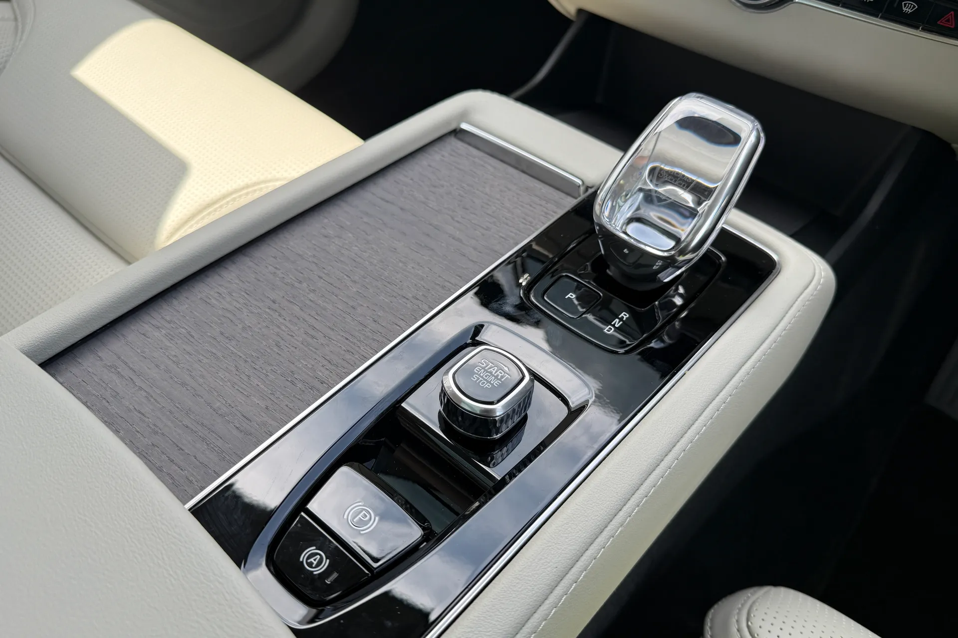 Volvo XC90 thumbnail image number 46