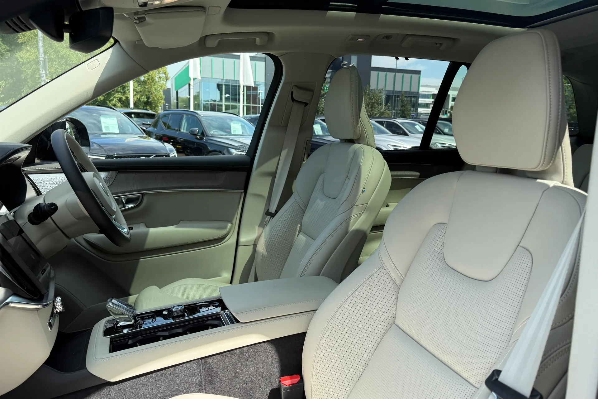 Volvo XC90 thumbnail image number 30