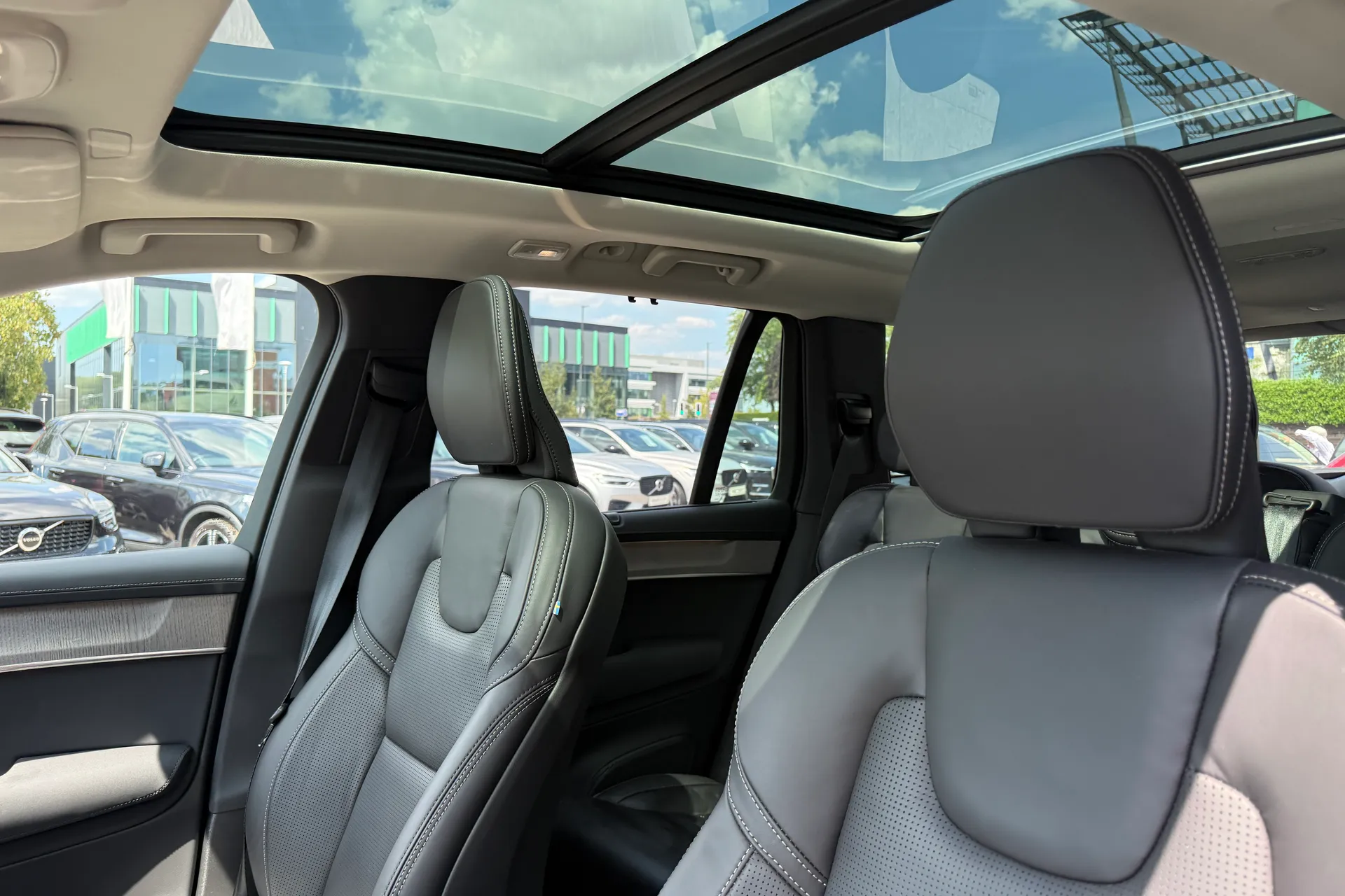 Volvo XC90 thumbnail image number 31