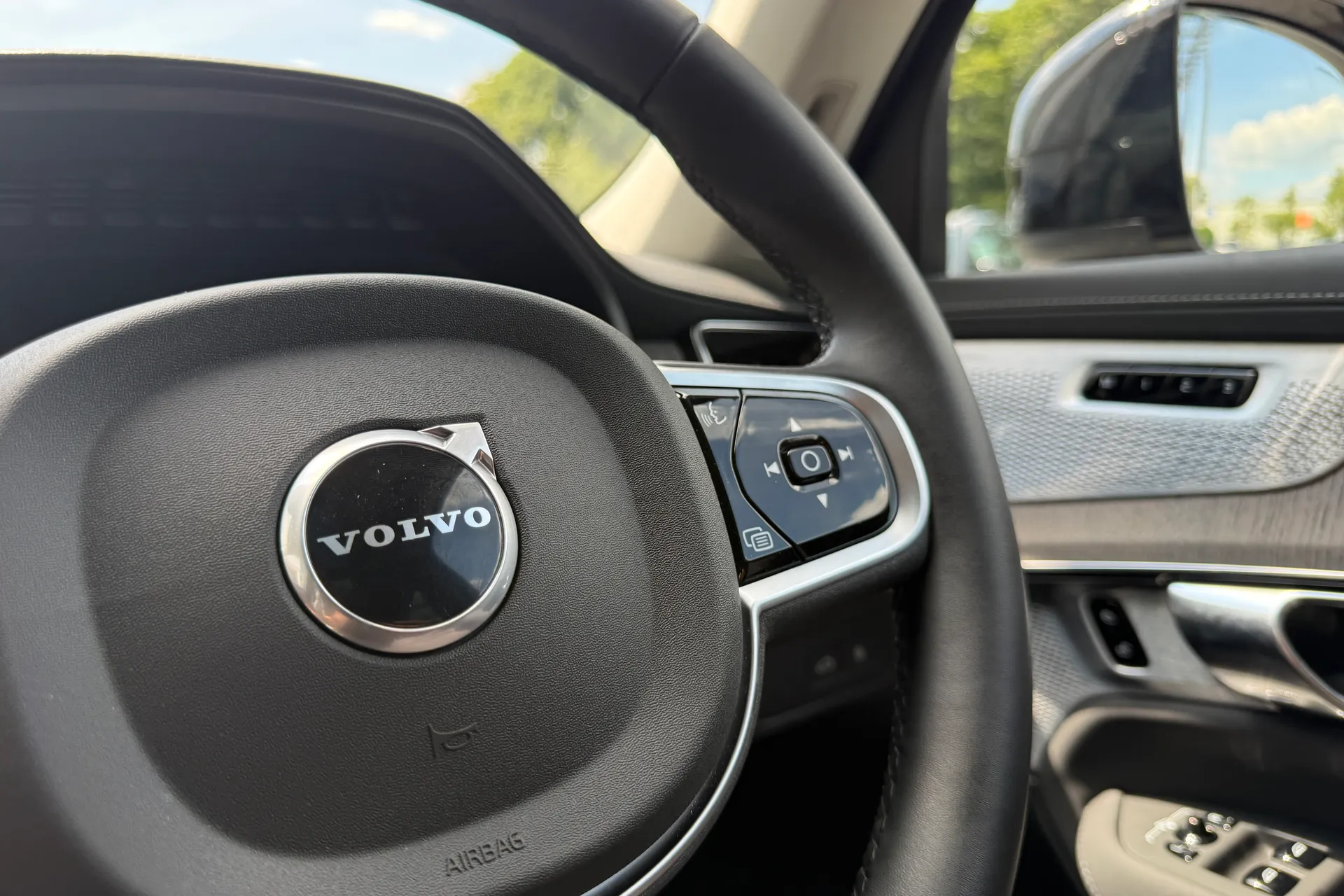 Volvo XC90 thumbnail image number 39