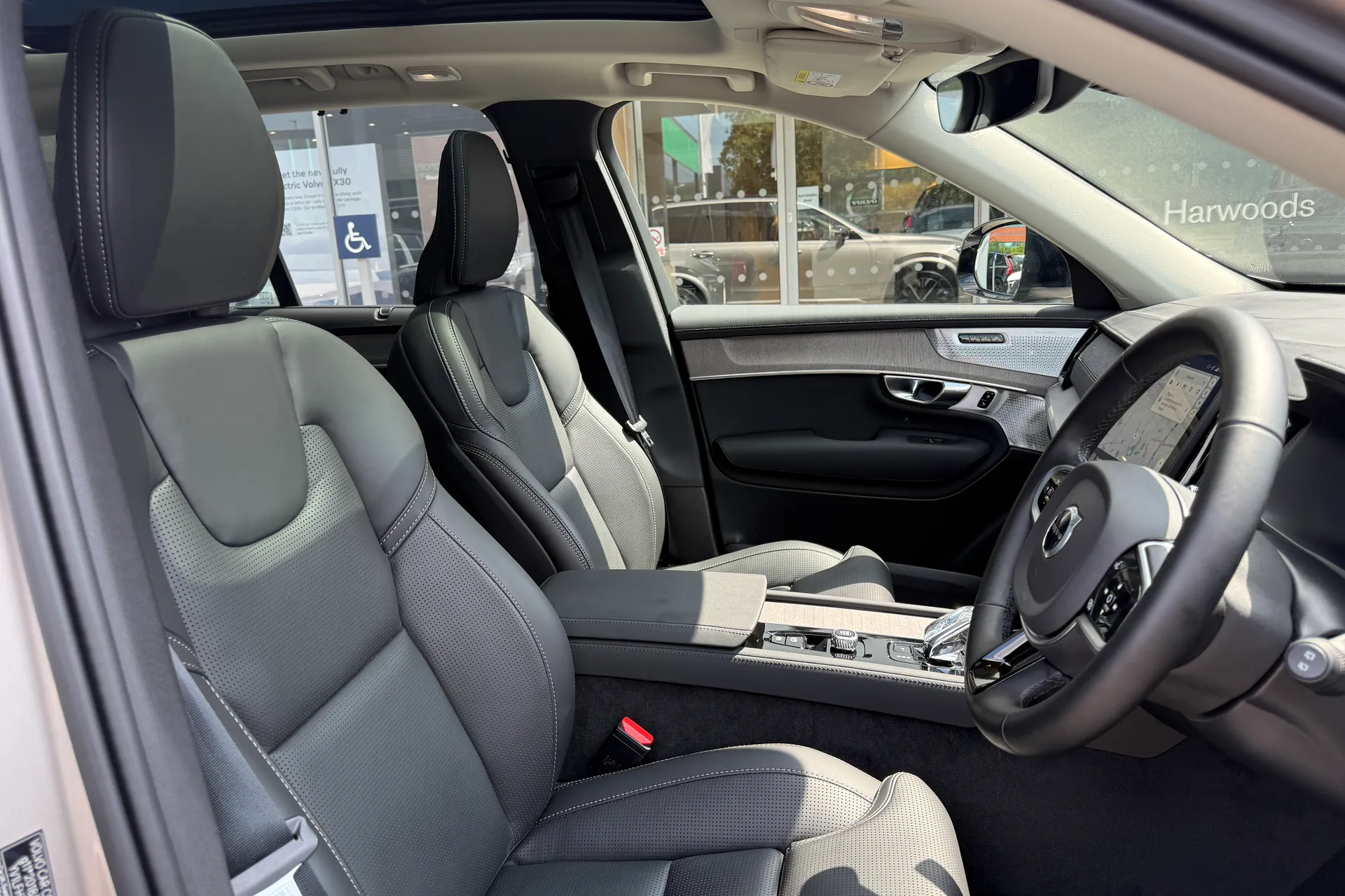 Volvo XC90 thumbnail image number 28