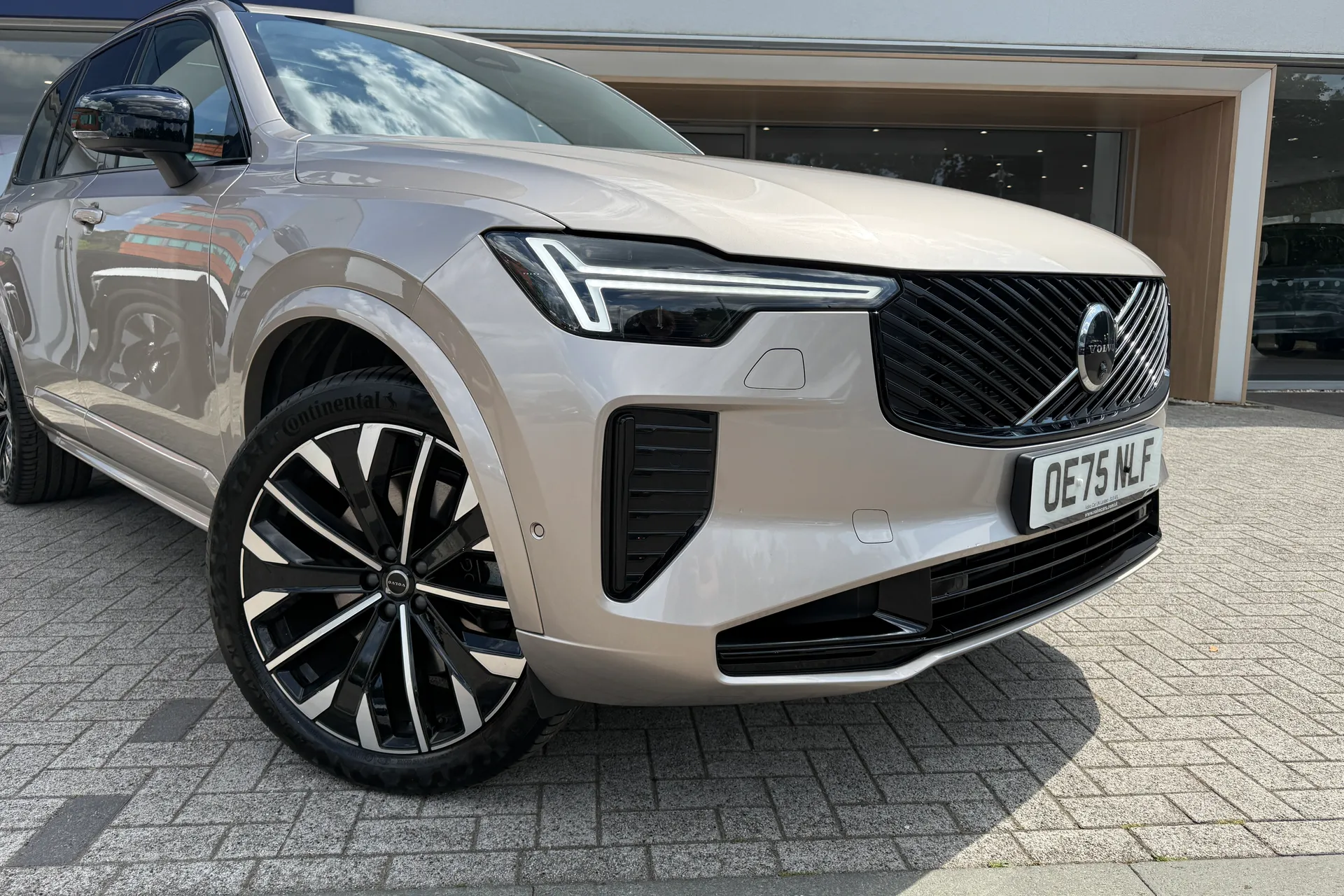 Volvo XC90 thumbnail image number 9