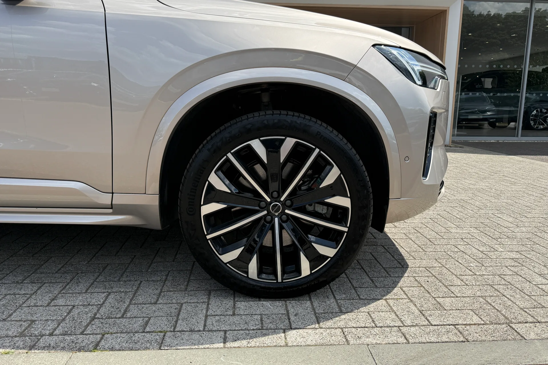 Volvo XC90 thumbnail image number 16