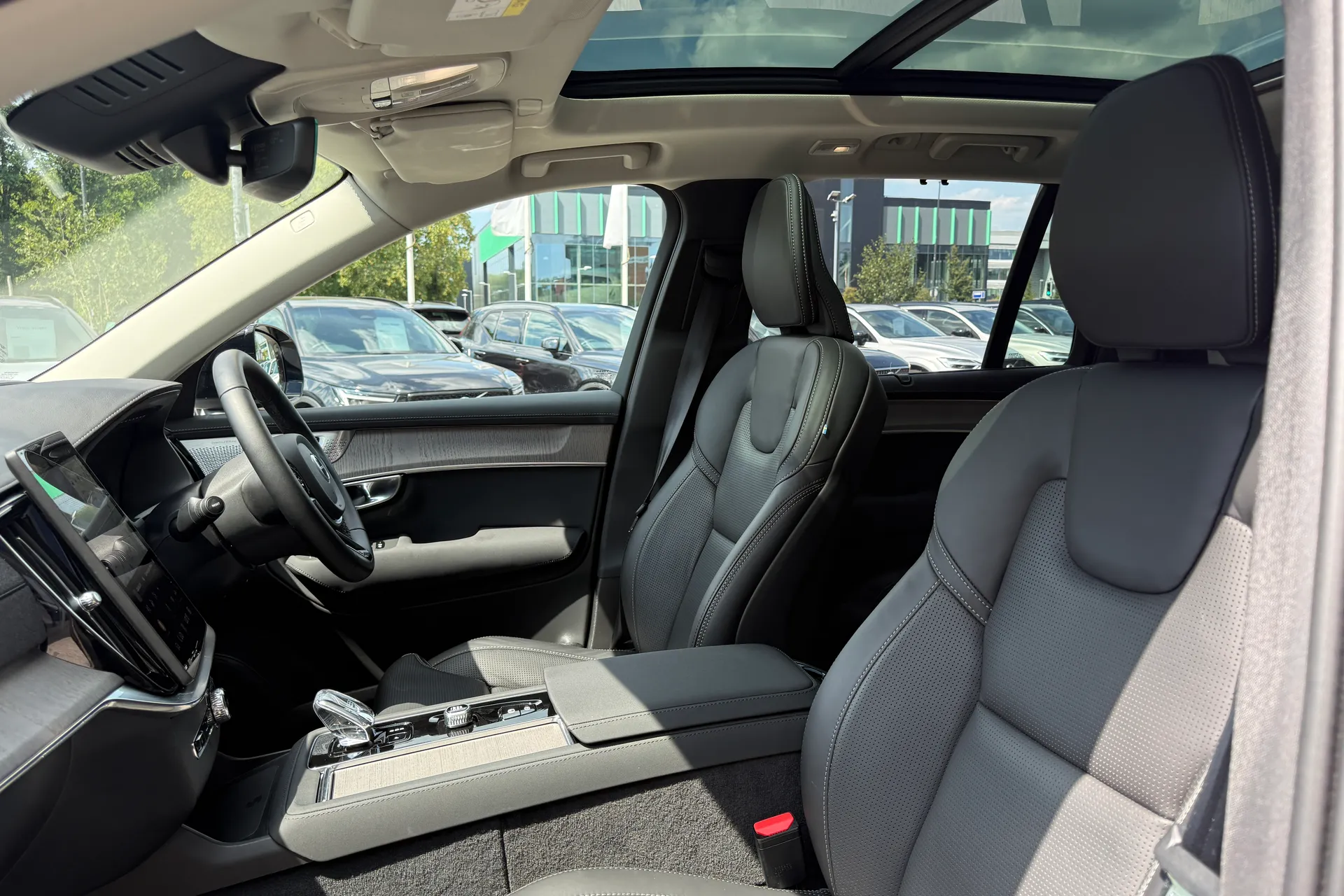 Volvo XC90 thumbnail image number 30